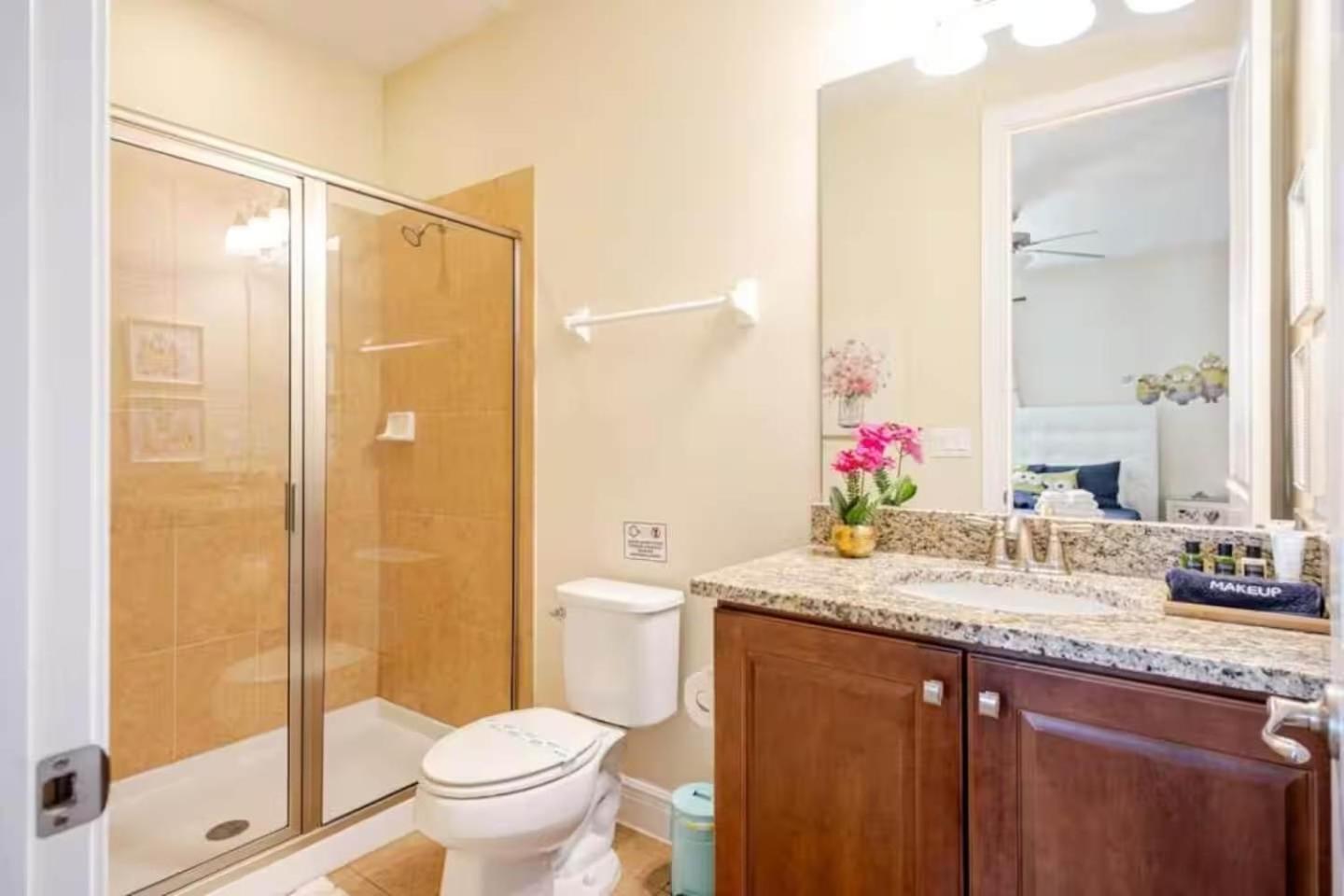 Epic 8Br 8Ba 4k sq ft Villa with Movie Theater Private Pool Spa Sauna Hot Tub Firepit Gaming Room and Arcade - 10mins from Disney Orlando FL