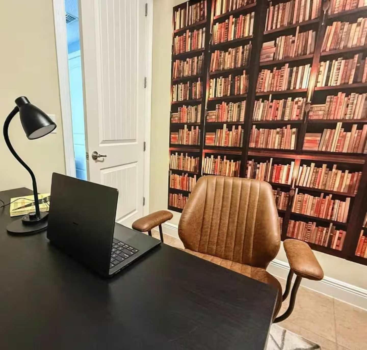 Epic 8Br 8Ba 4k sq ft Villa with Movie Theater Private Pool Spa Sauna Hot Tub Firepit Gaming Room and Arcade - 10mins from Disney Orlando FL