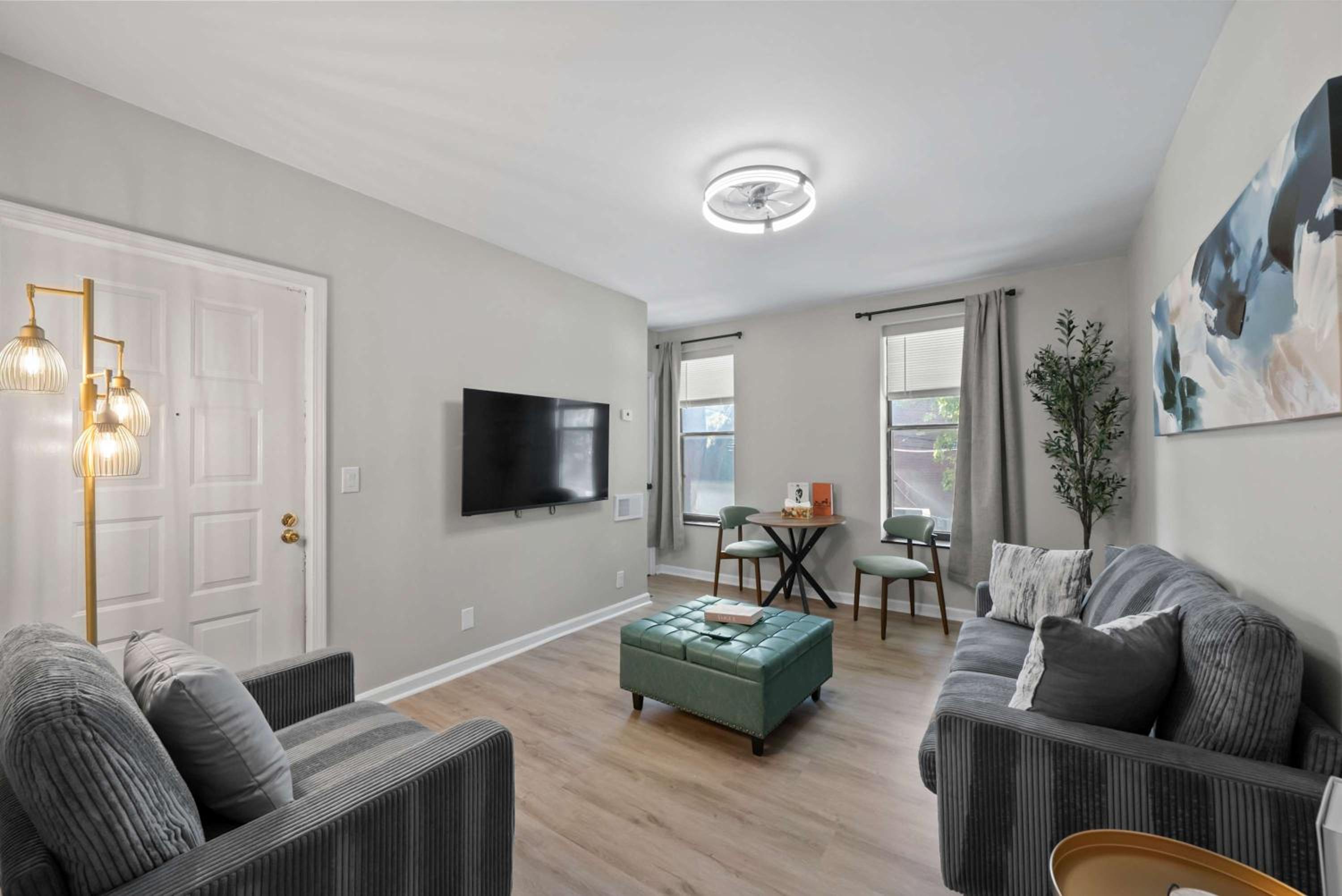 The Luxe Pearl Residences - 8ppl