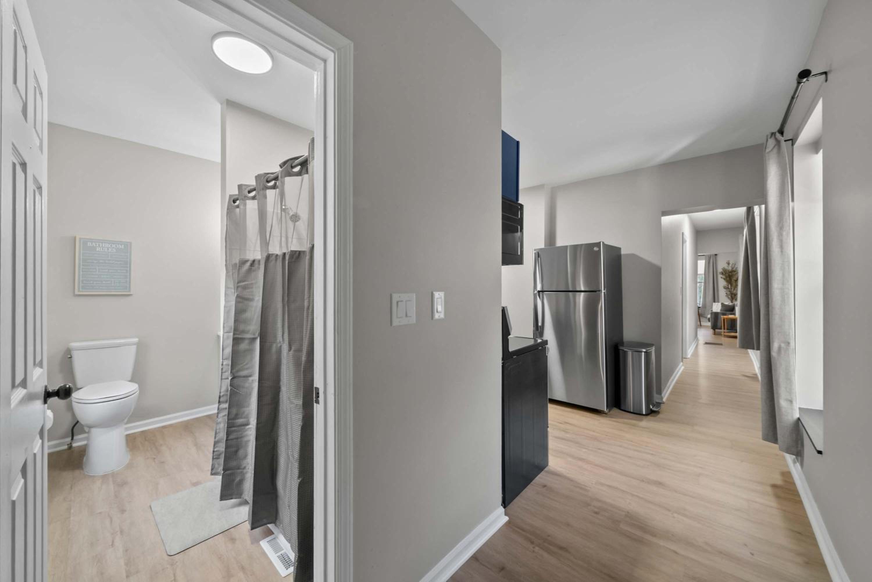The Luxe Pearl Residences 872-5