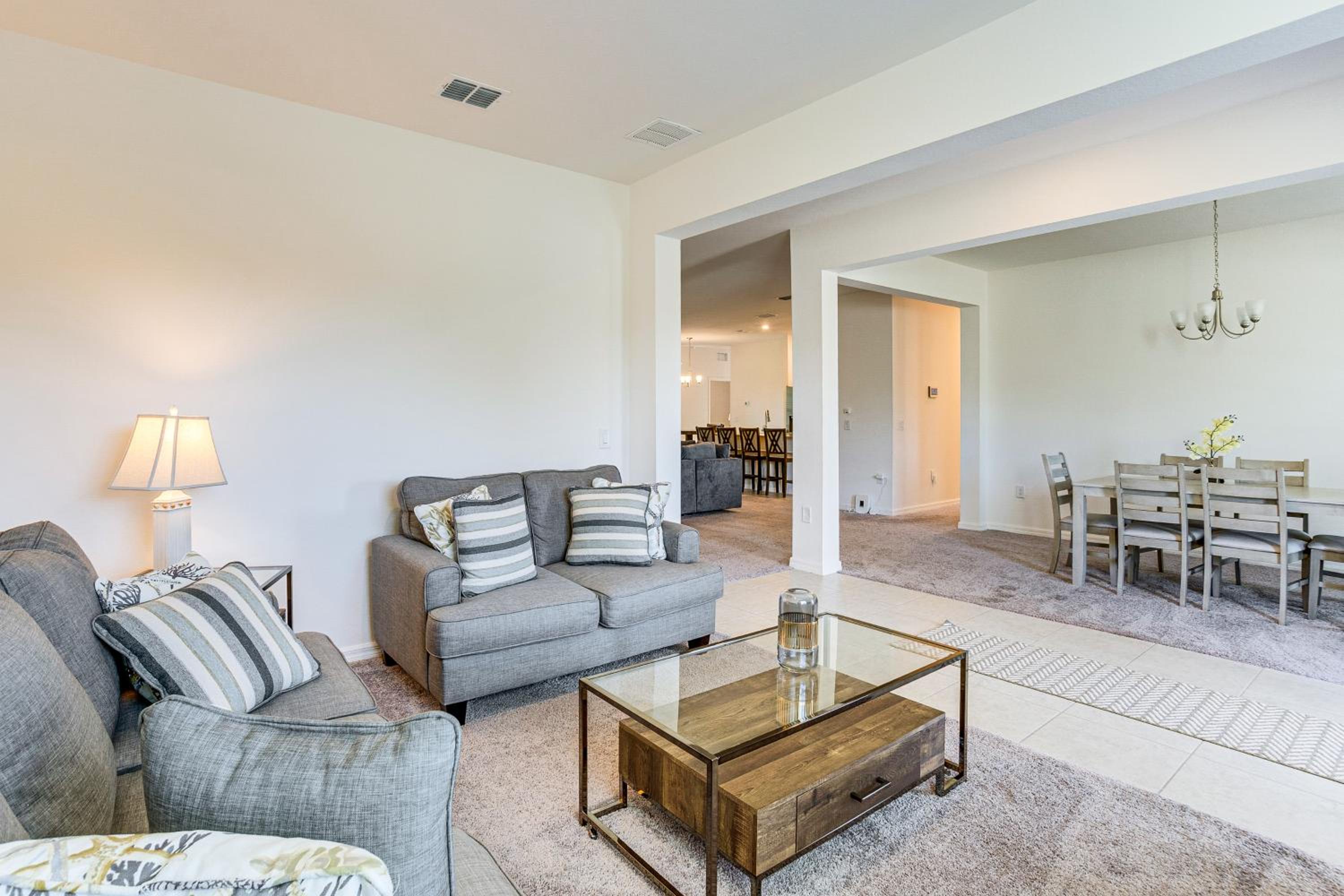 Family Home 7 Mi to Fort Charlotte Beach Park!