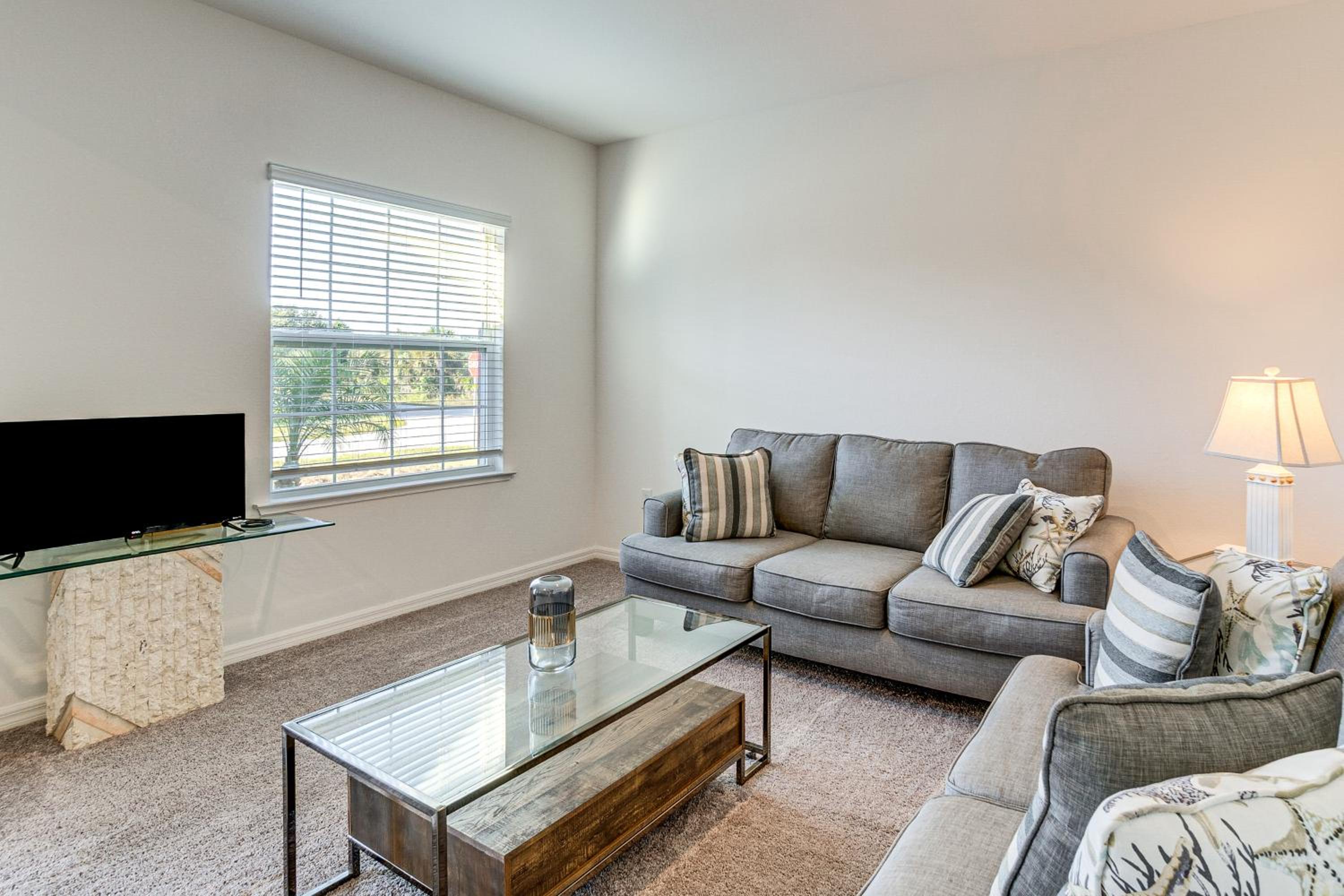 Family Home 7 Mi to Fort Charlotte Beach Park!