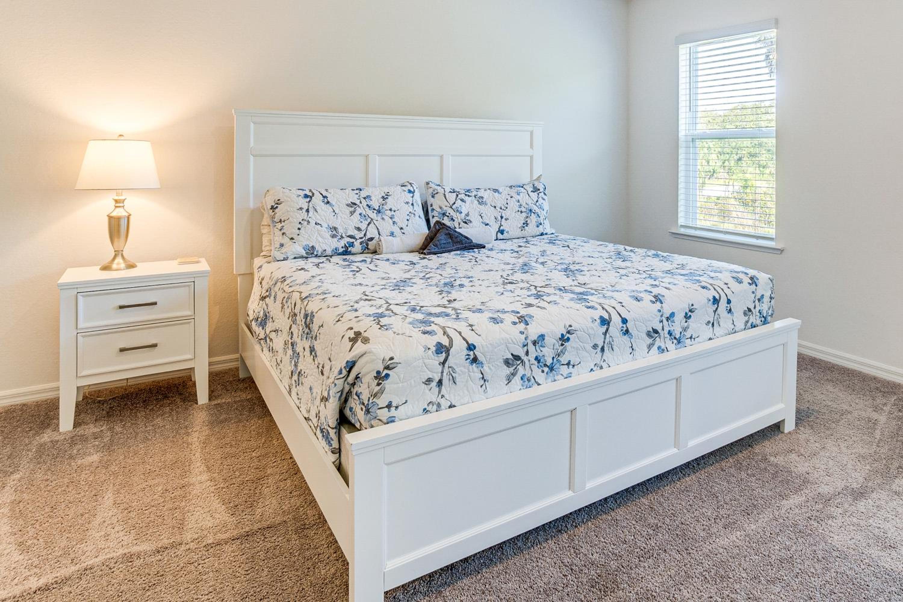 Family Home 7 Mi to Fort Charlotte Beach Park!