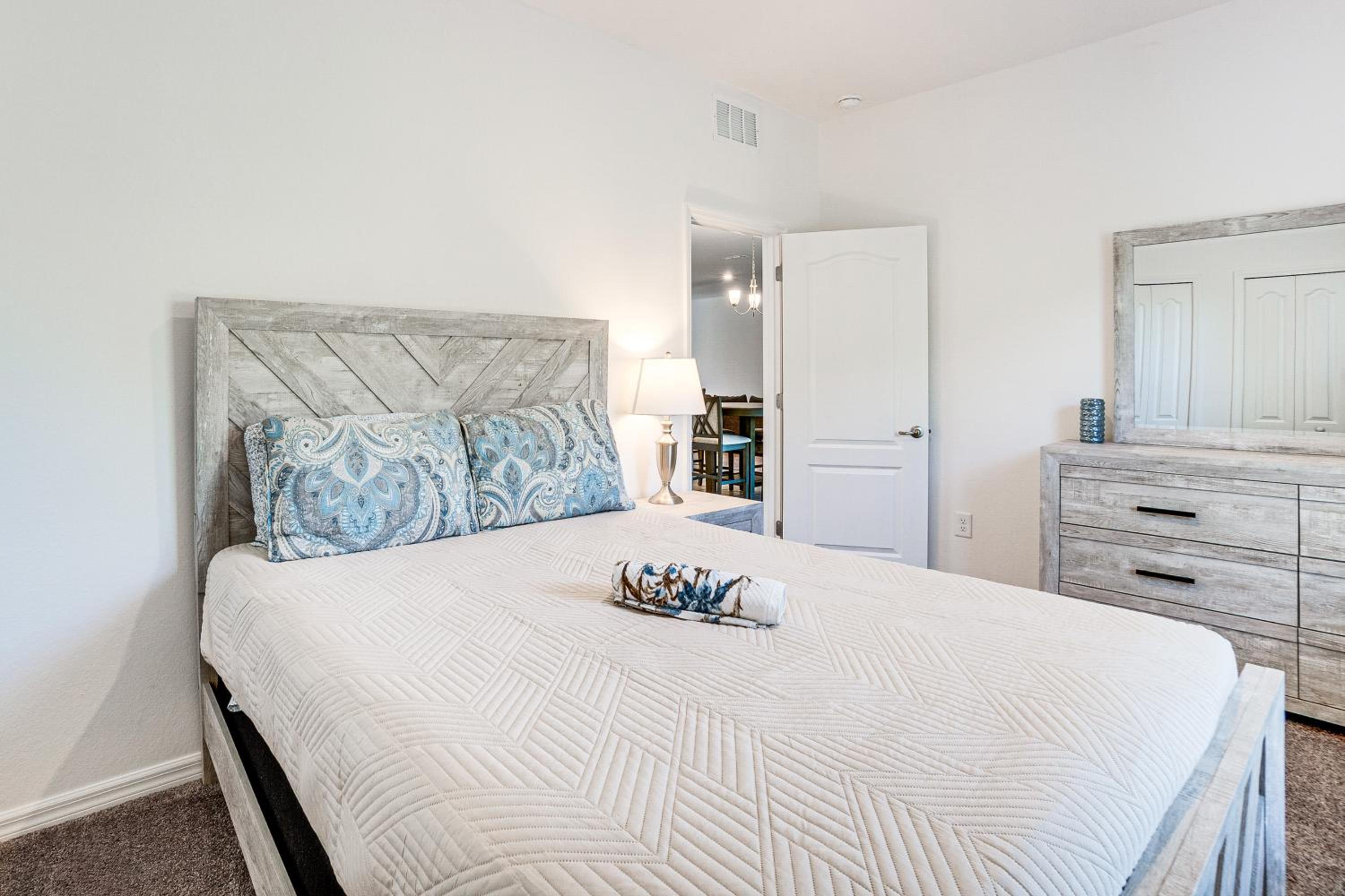Family Home 7 Mi to Fort Charlotte Beach Park!