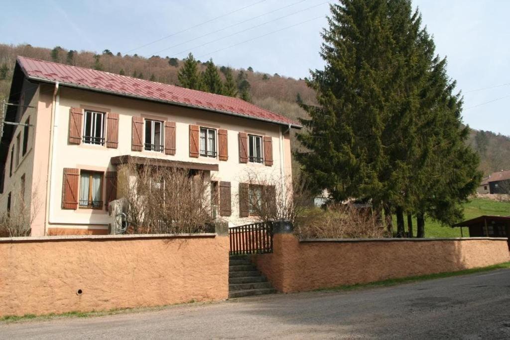 Gîte spacieux à 2 km des pistes de ski
