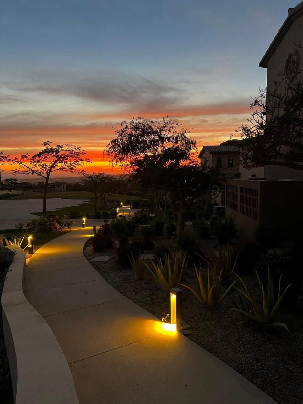 Inviting 2BR Condo in Mavila Resort at Quivira