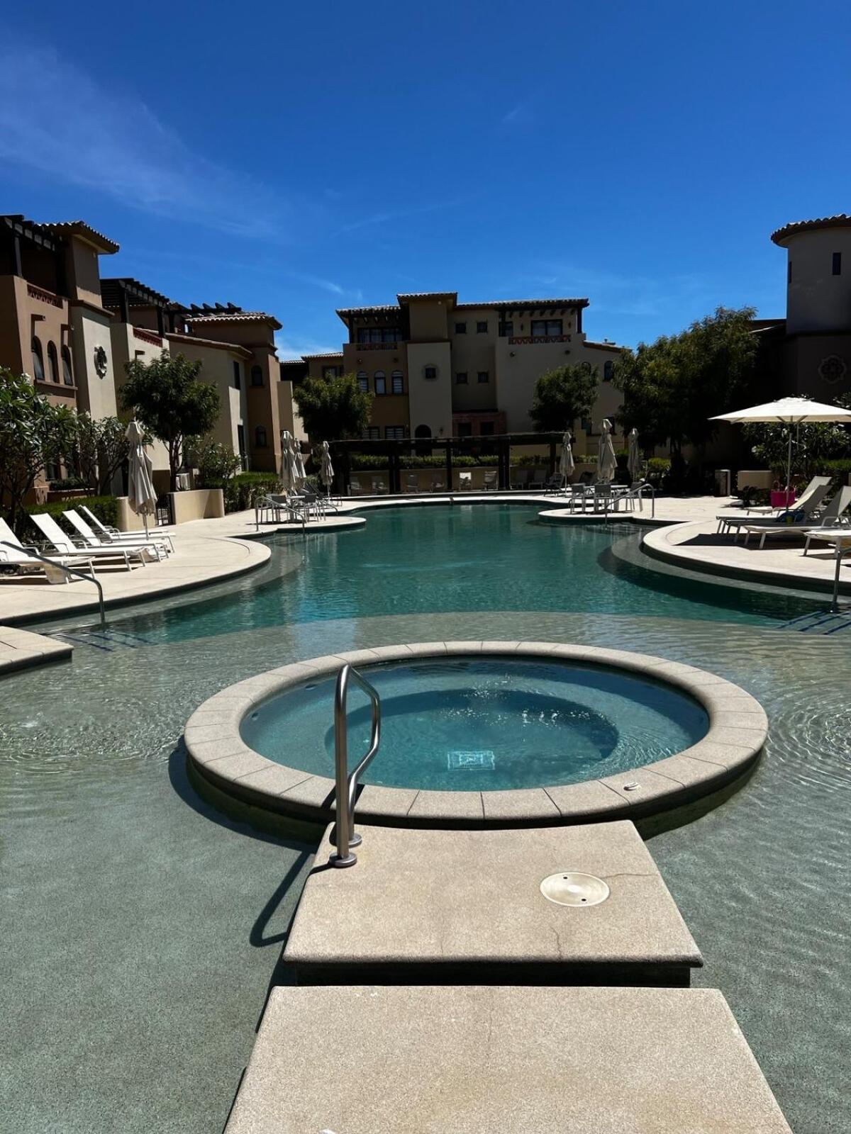 Inviting 2BR Condo in Mavila Resort at Quivira