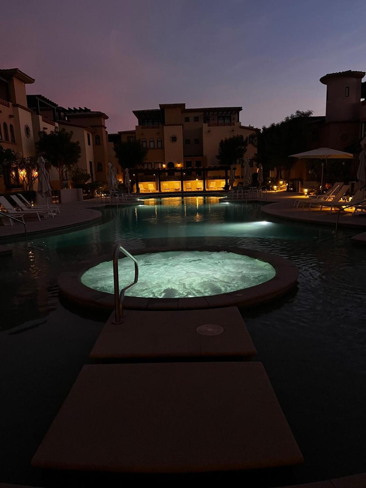 Inviting 2BR Condo in Mavila Resort at Quivira