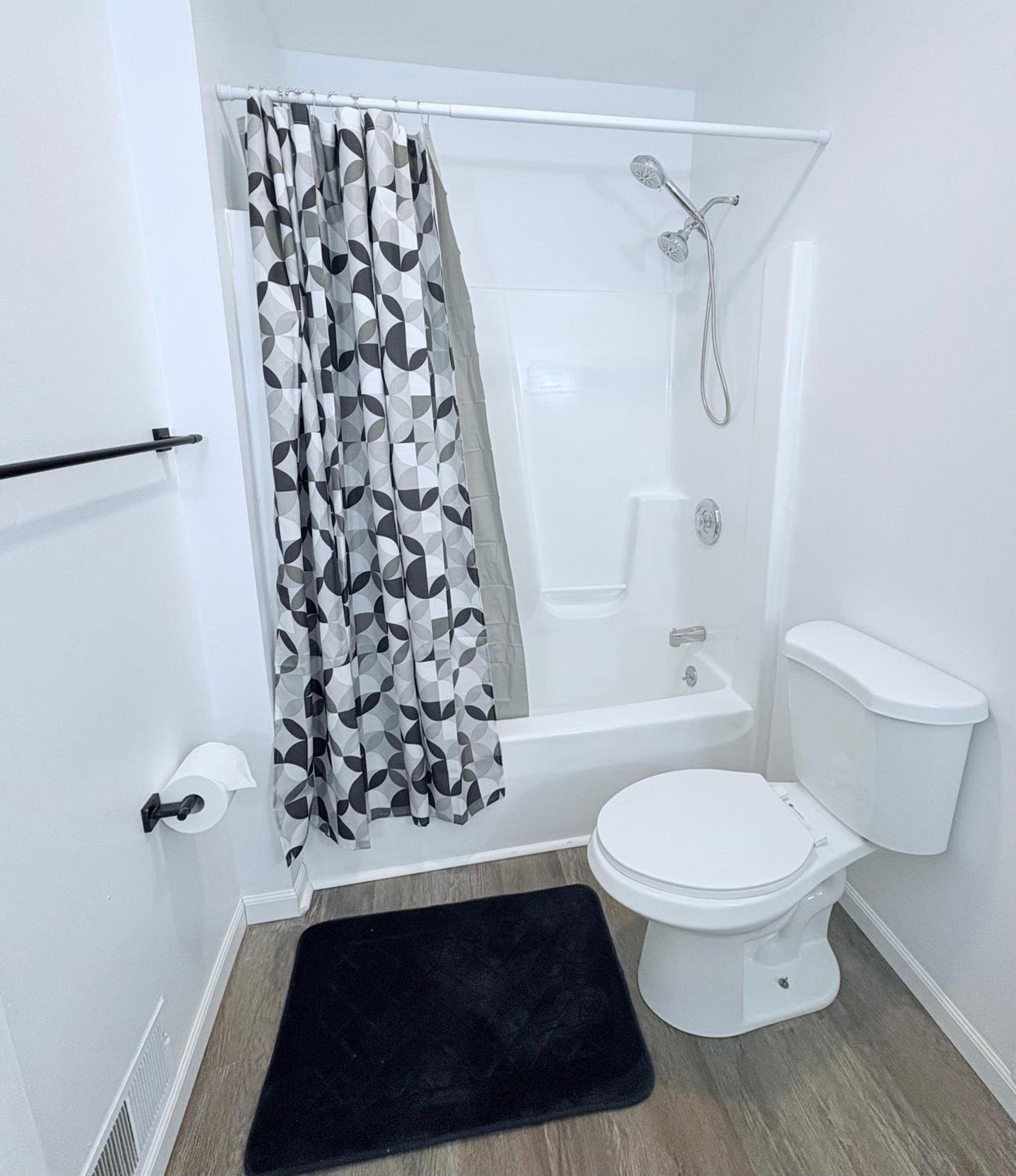 Peaceful King House - Gift for 3-night stays!