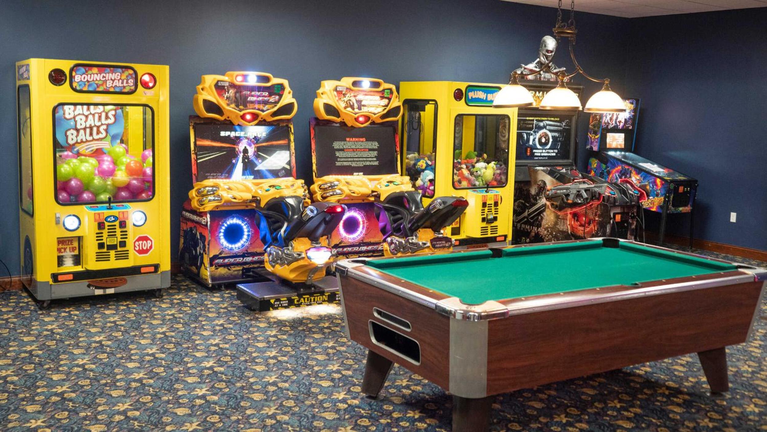 Family Resort Getaway w Pool & Patio near Disney