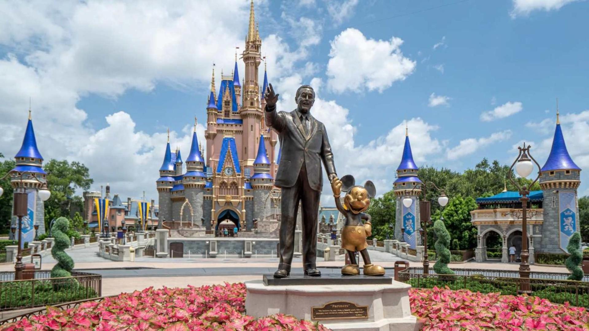Family Resort Getaway w Pool & Patio near Disney