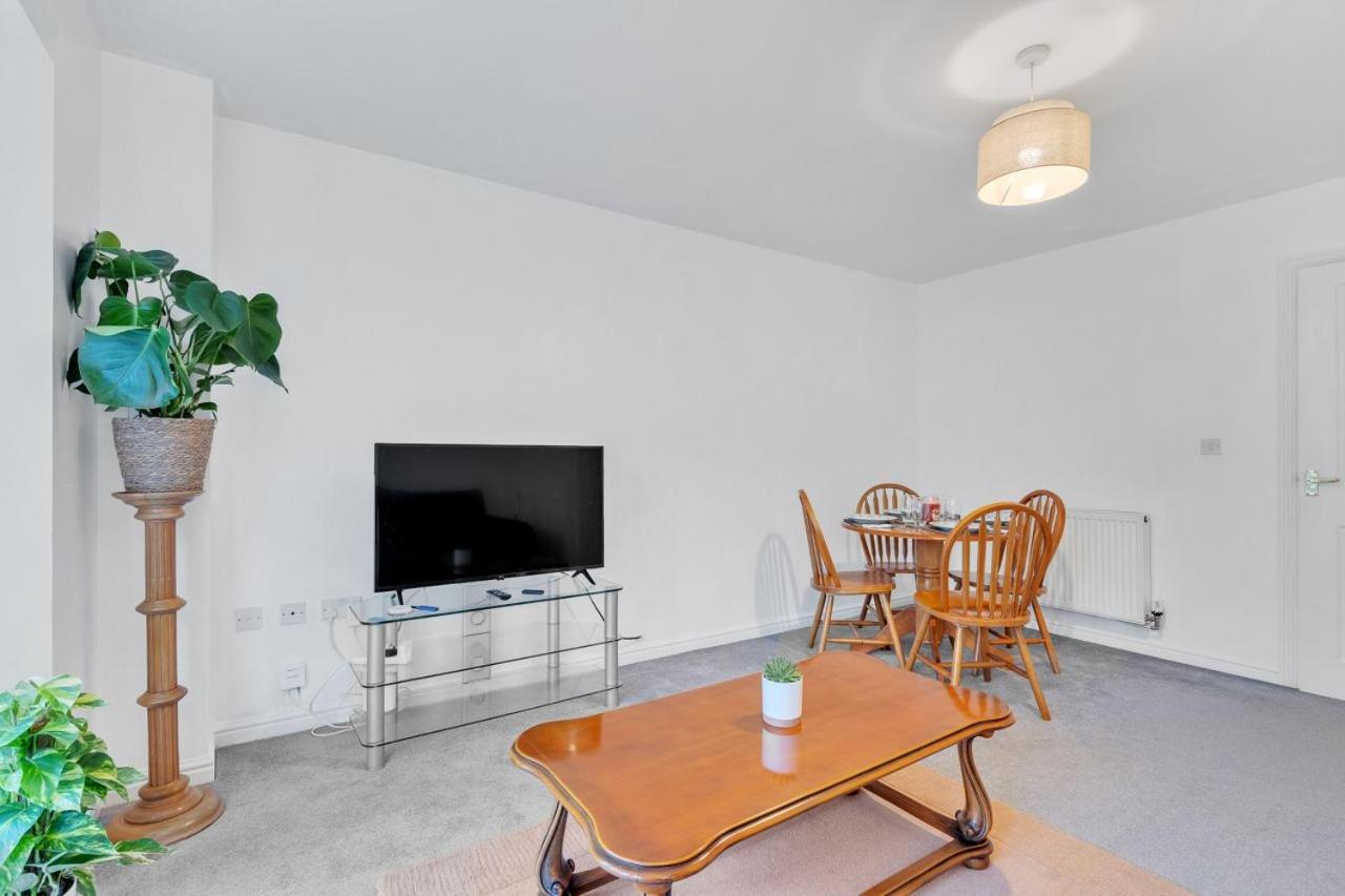 Stylish Townhouse -3 bed, work stay, Free Parking-Kingsway