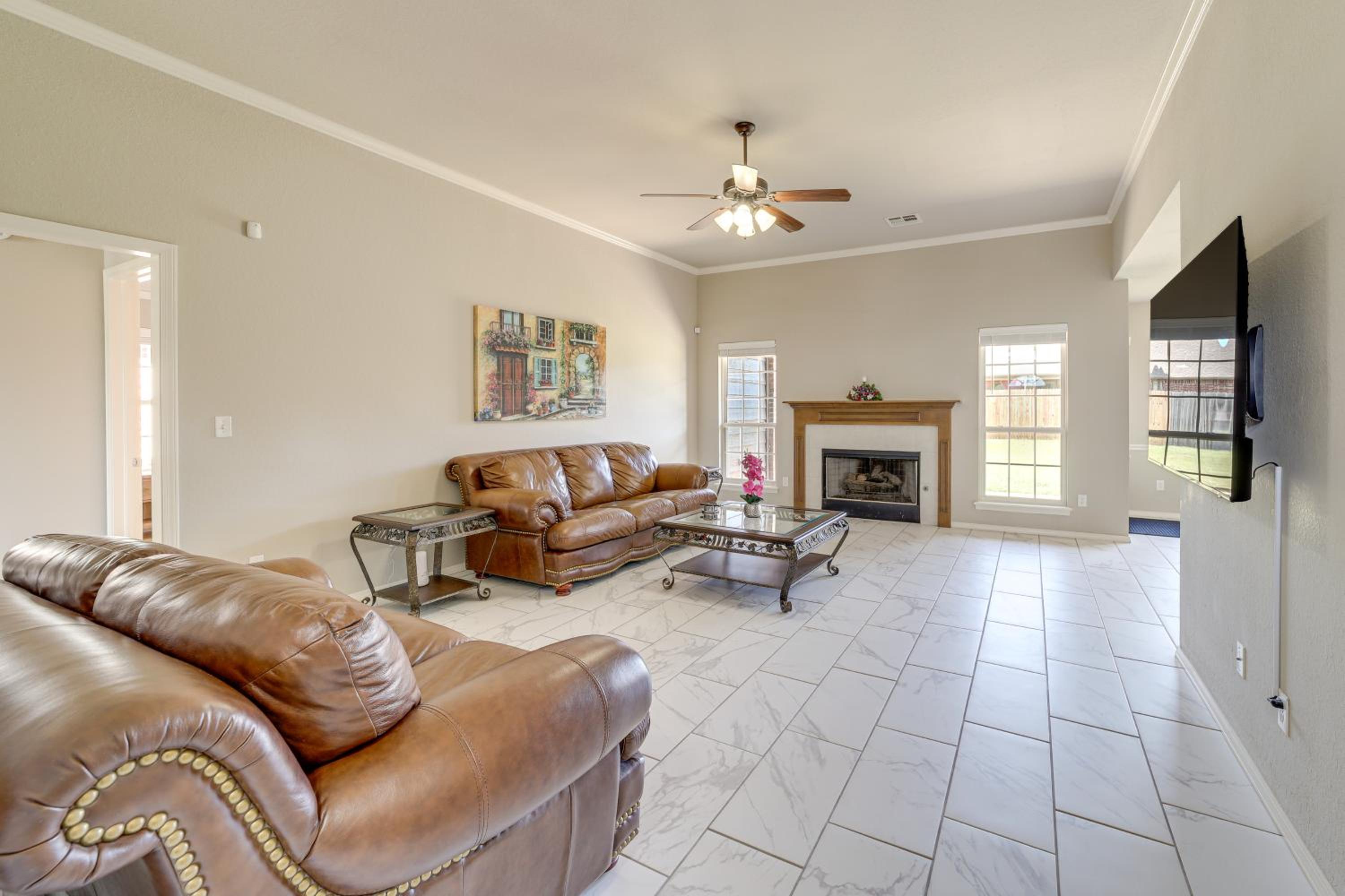 Pool Access Newly Remodeled House in Broken Arrow