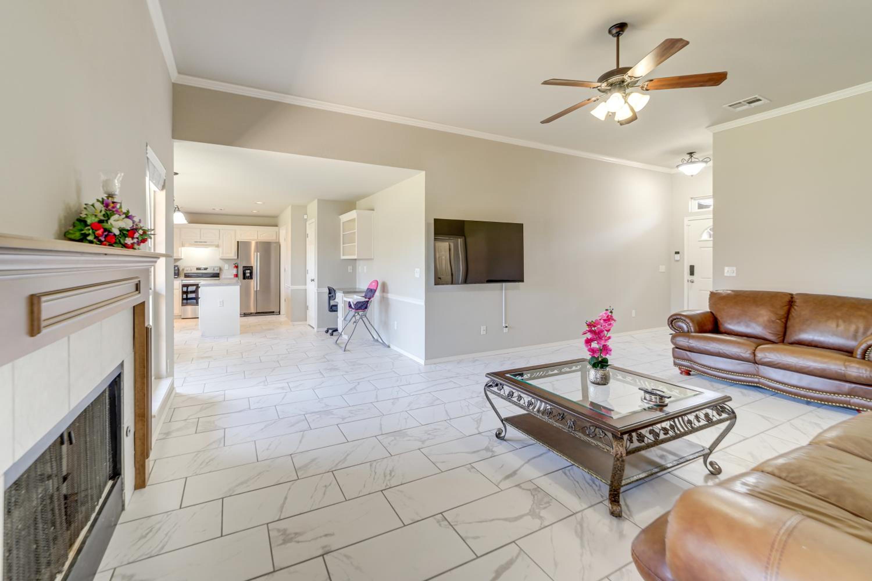 Pool Access Newly Remodeled House in Broken Arrow