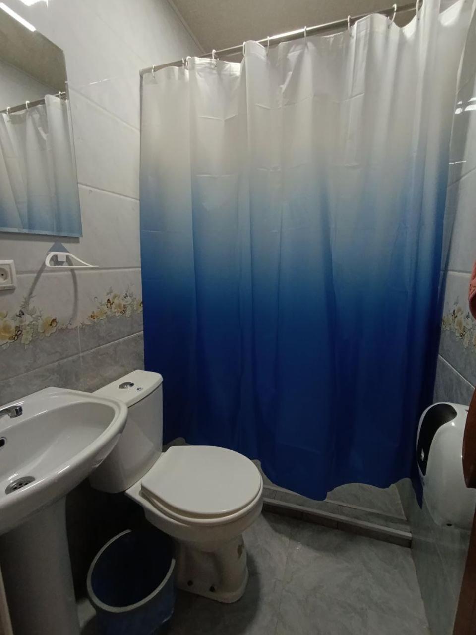 Caravan Hostel Near Airport