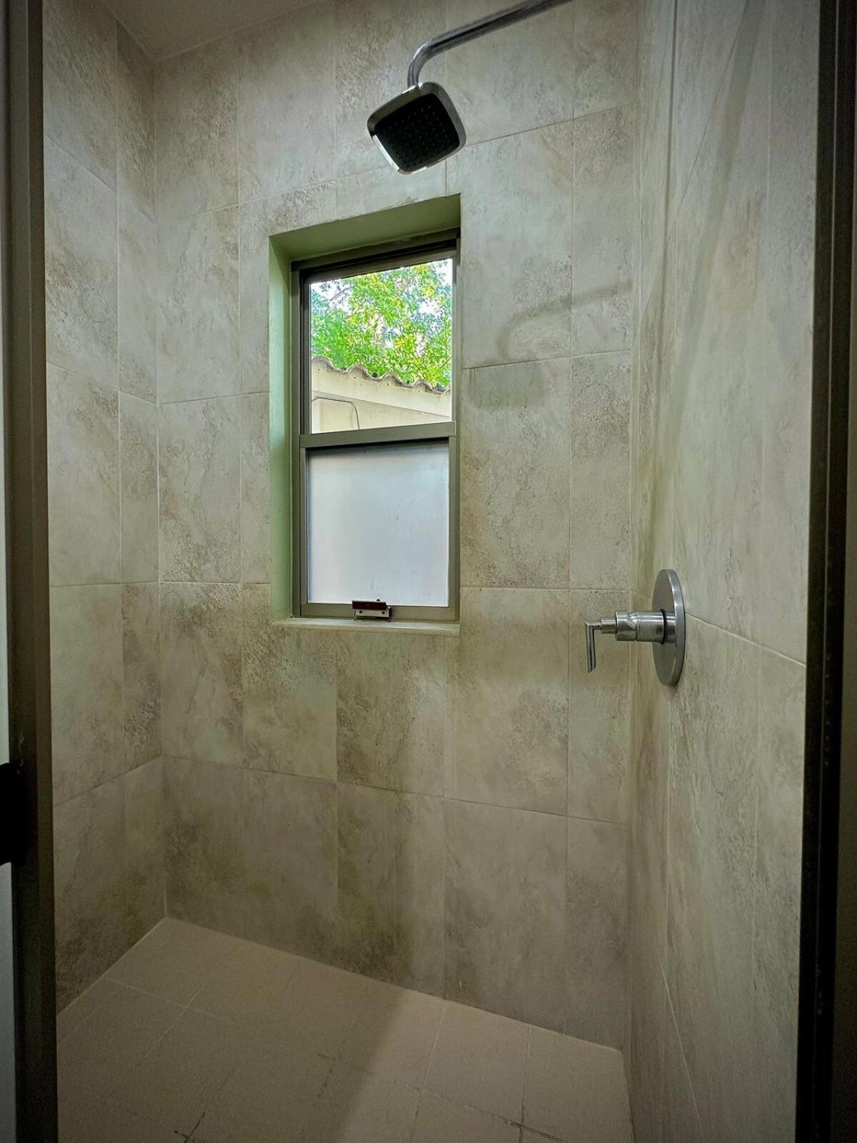 Depa 101B en Huatulco con alberca y balcón a 5 min playa