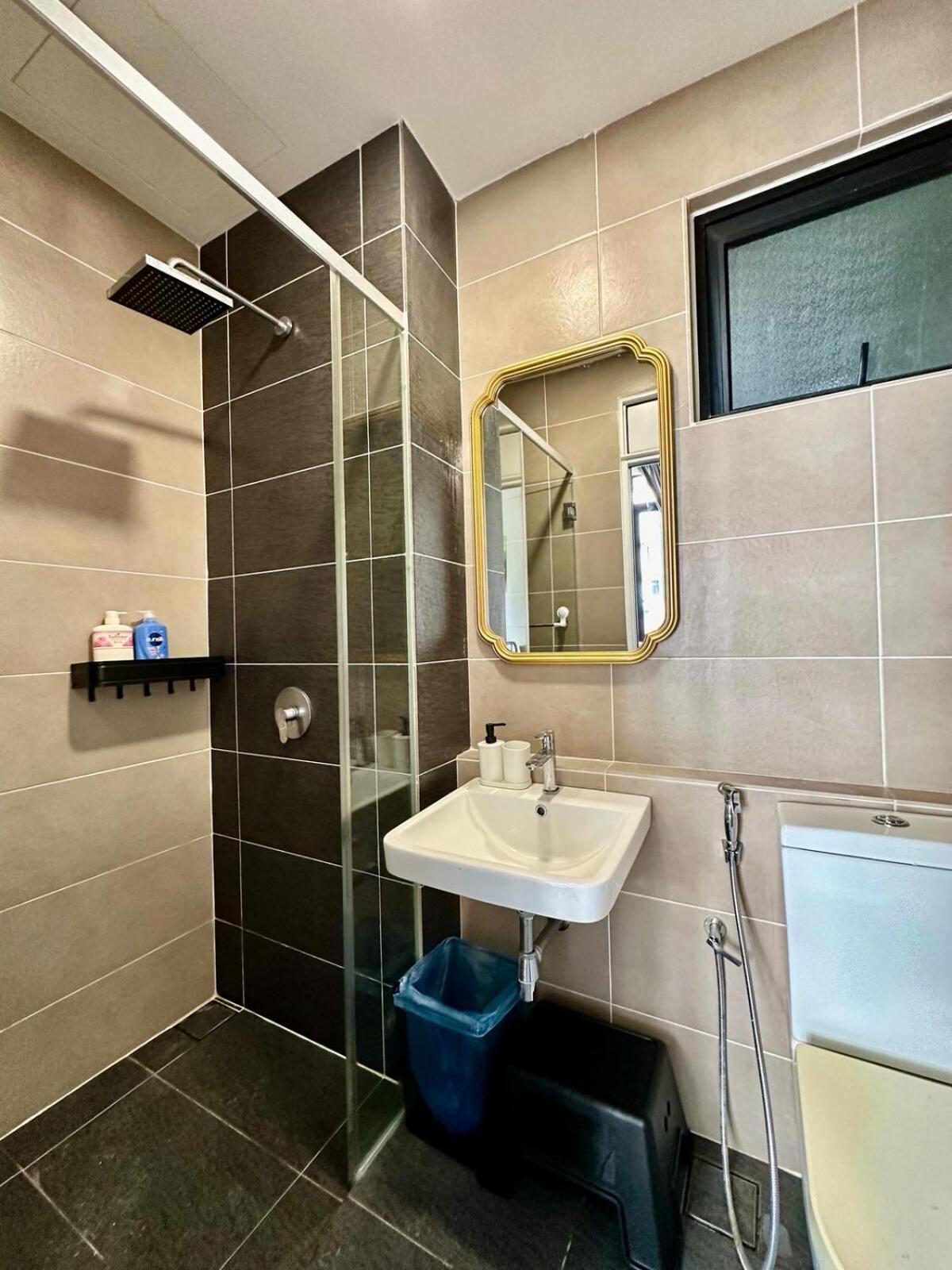 Rare D Pristine 4 bedroom condo opp Legoland, medini mall and gleneagles hospital