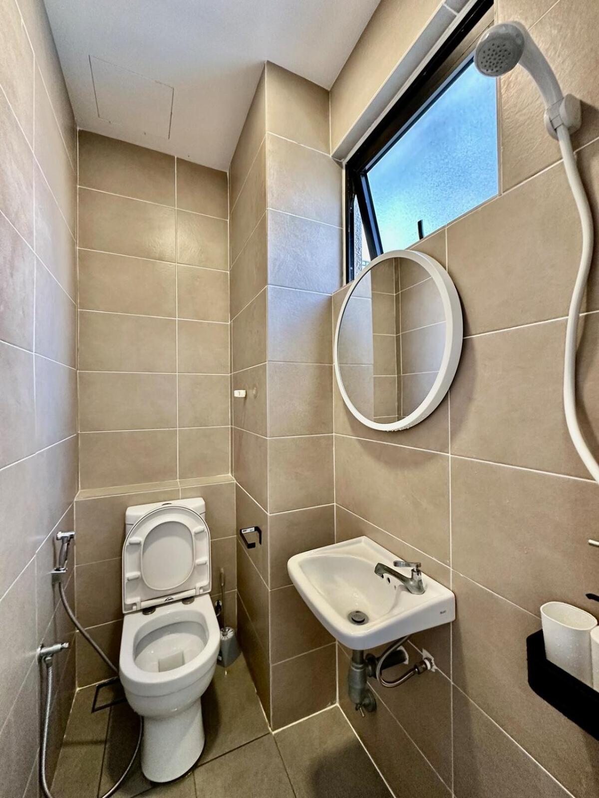 Rare D Pristine 4 bedroom condo opp Legoland, medini mall and gleneagles hospital