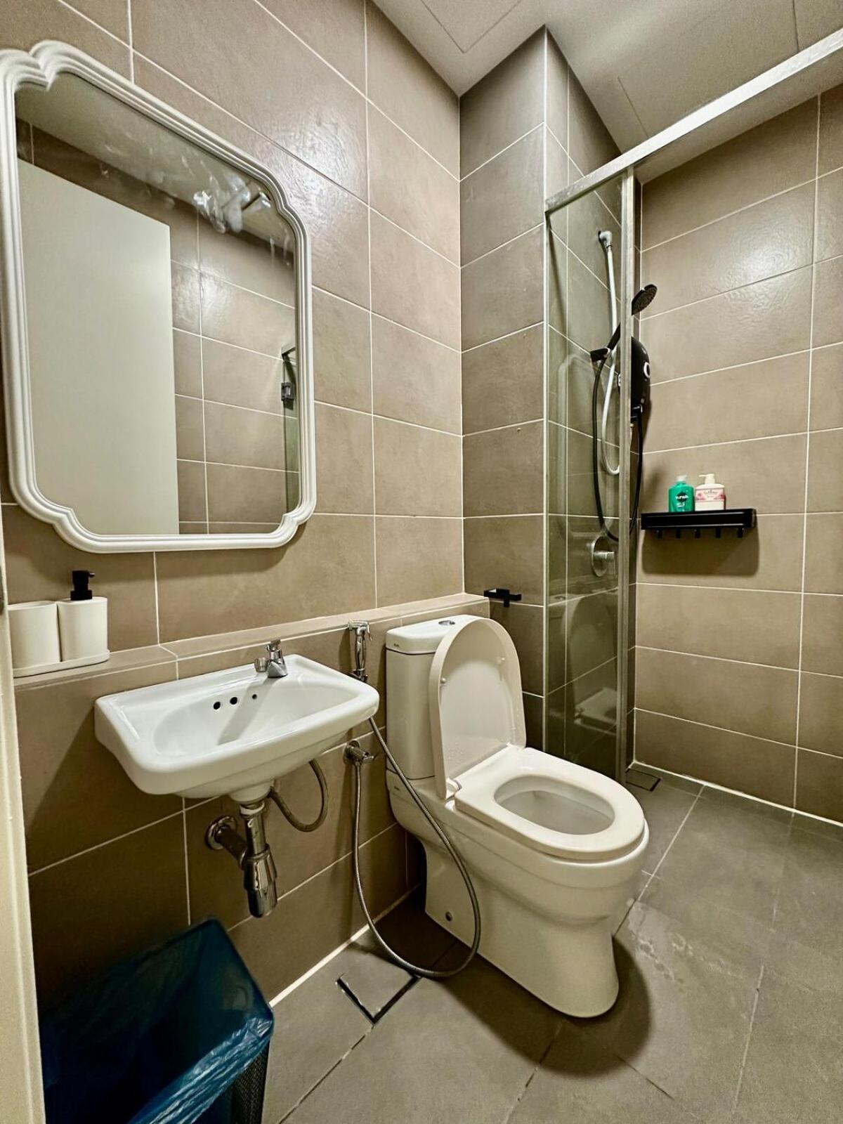 Rare D Pristine 4 bedroom condo opp Legoland, medini mall and gleneagles hospital