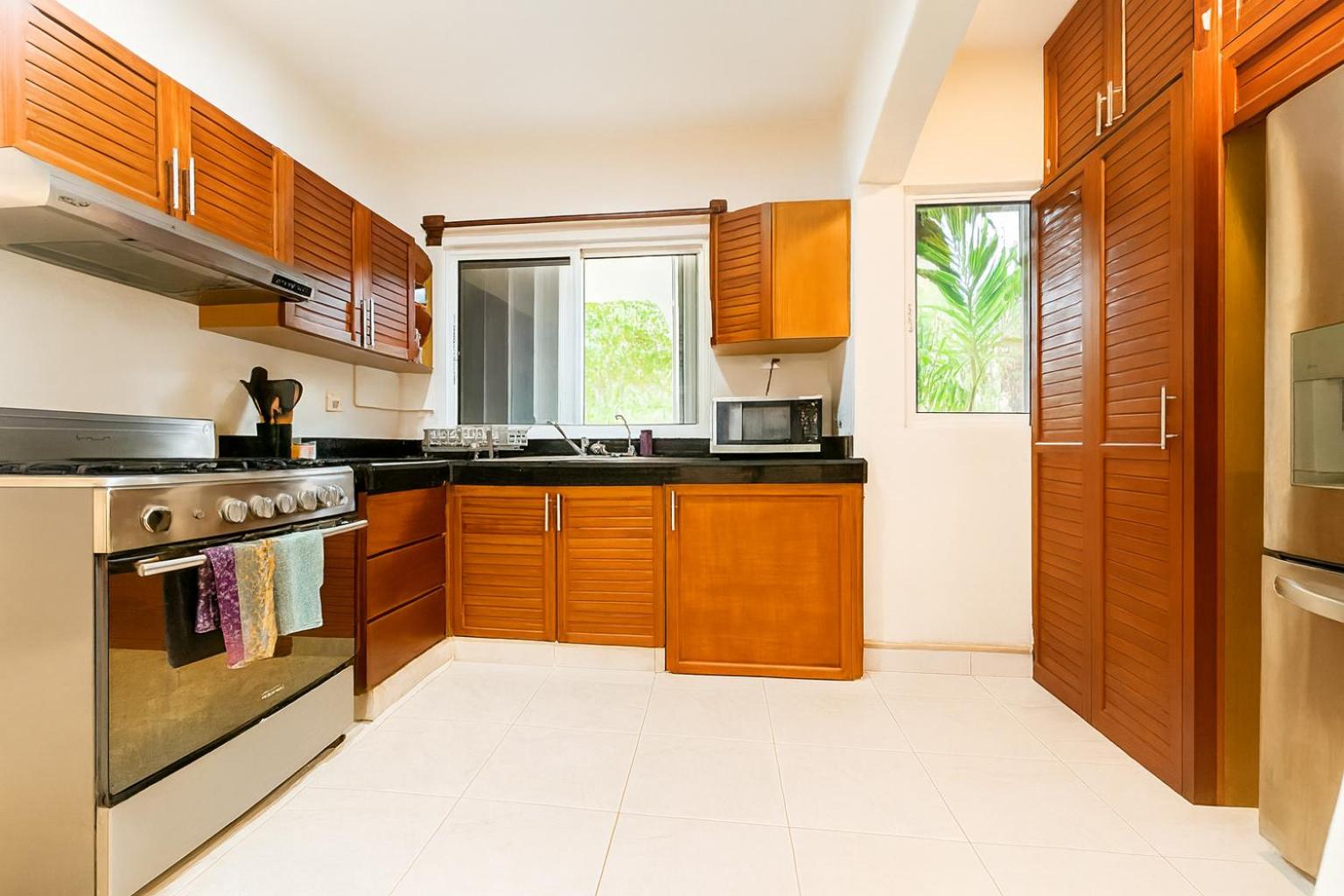 Spacious Family Home with Pool & Beach Access
