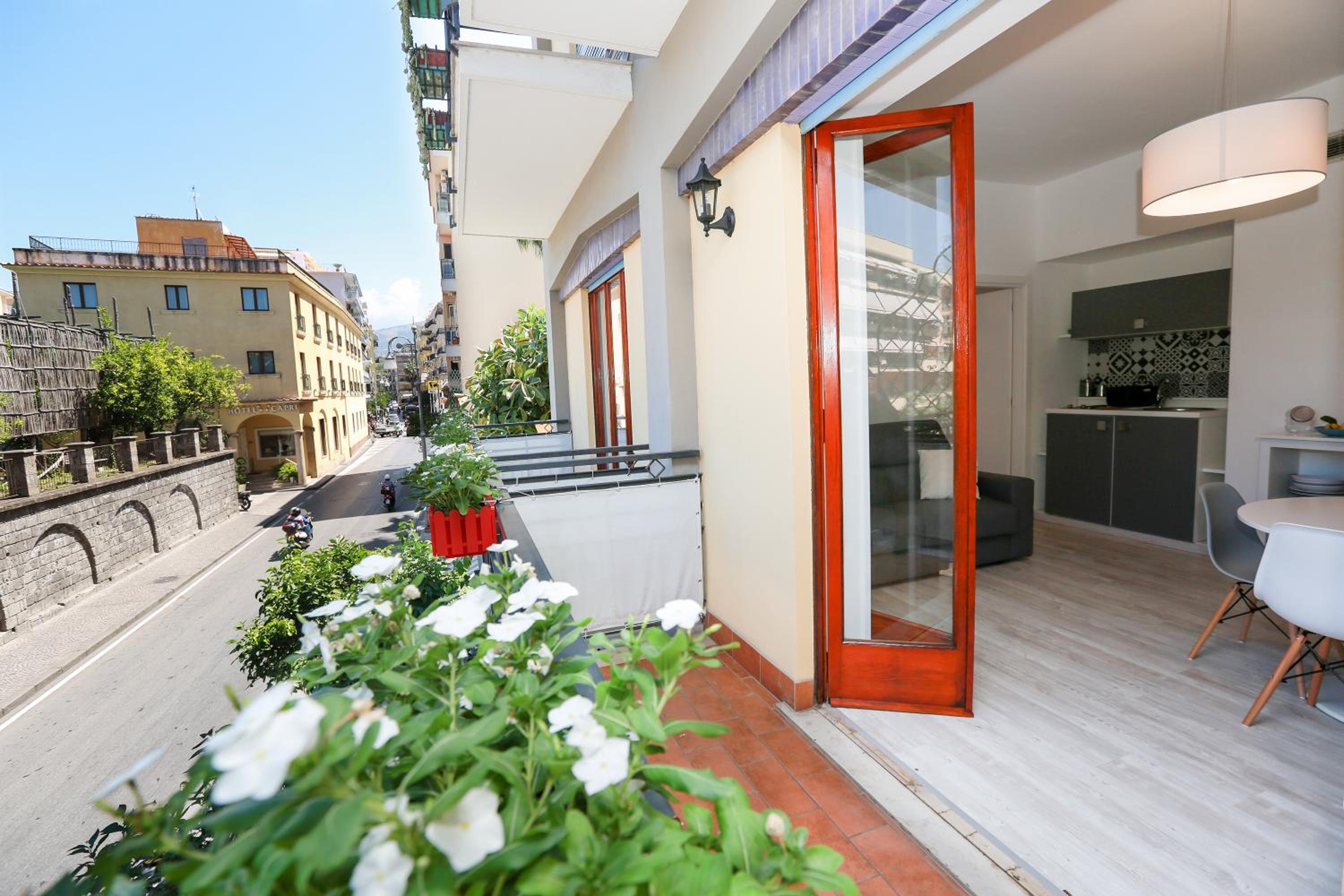 Flower Suites Sorrento photo 2