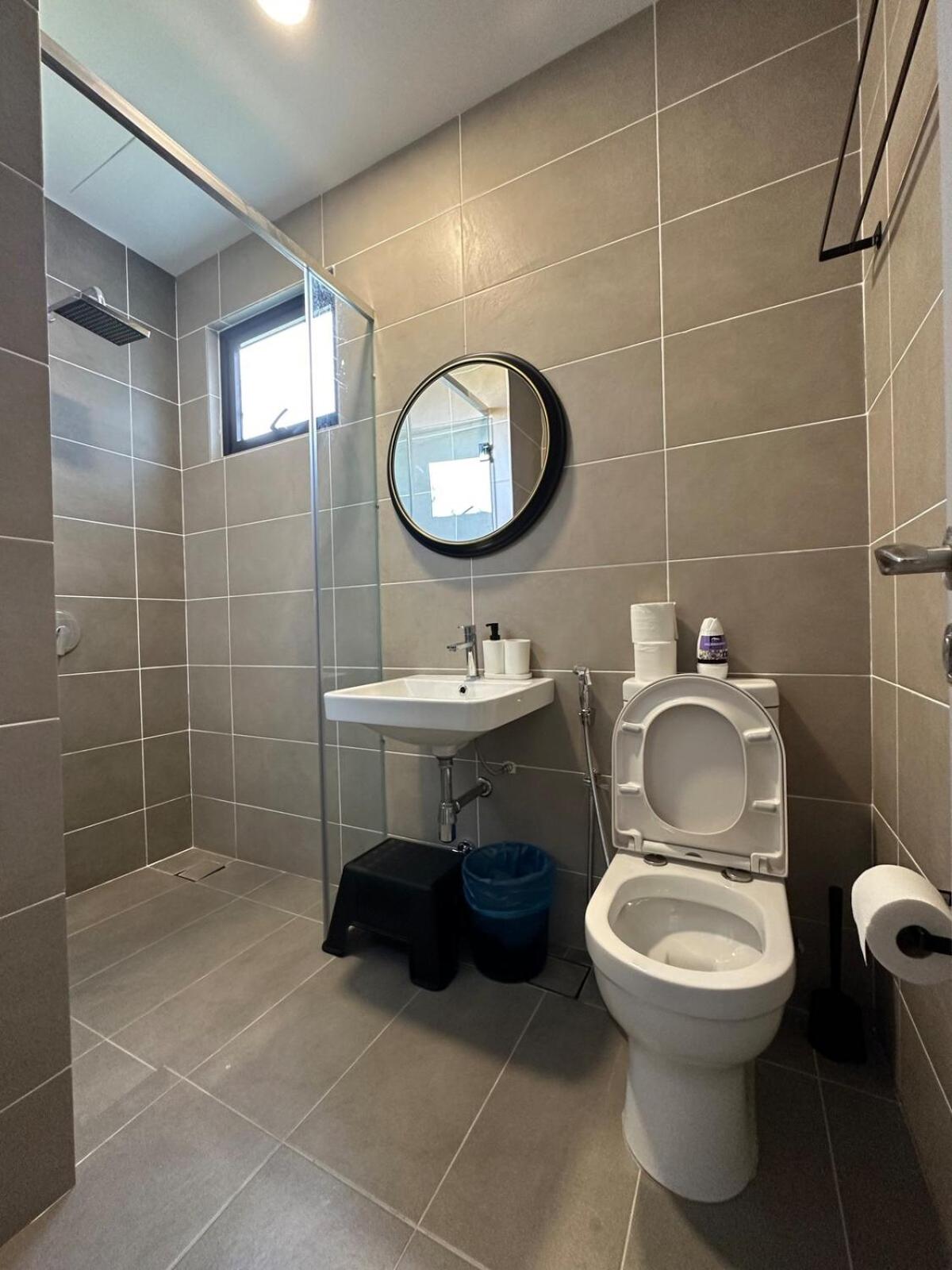 D Pristine 4 bedder apartment 2325 opp legoland