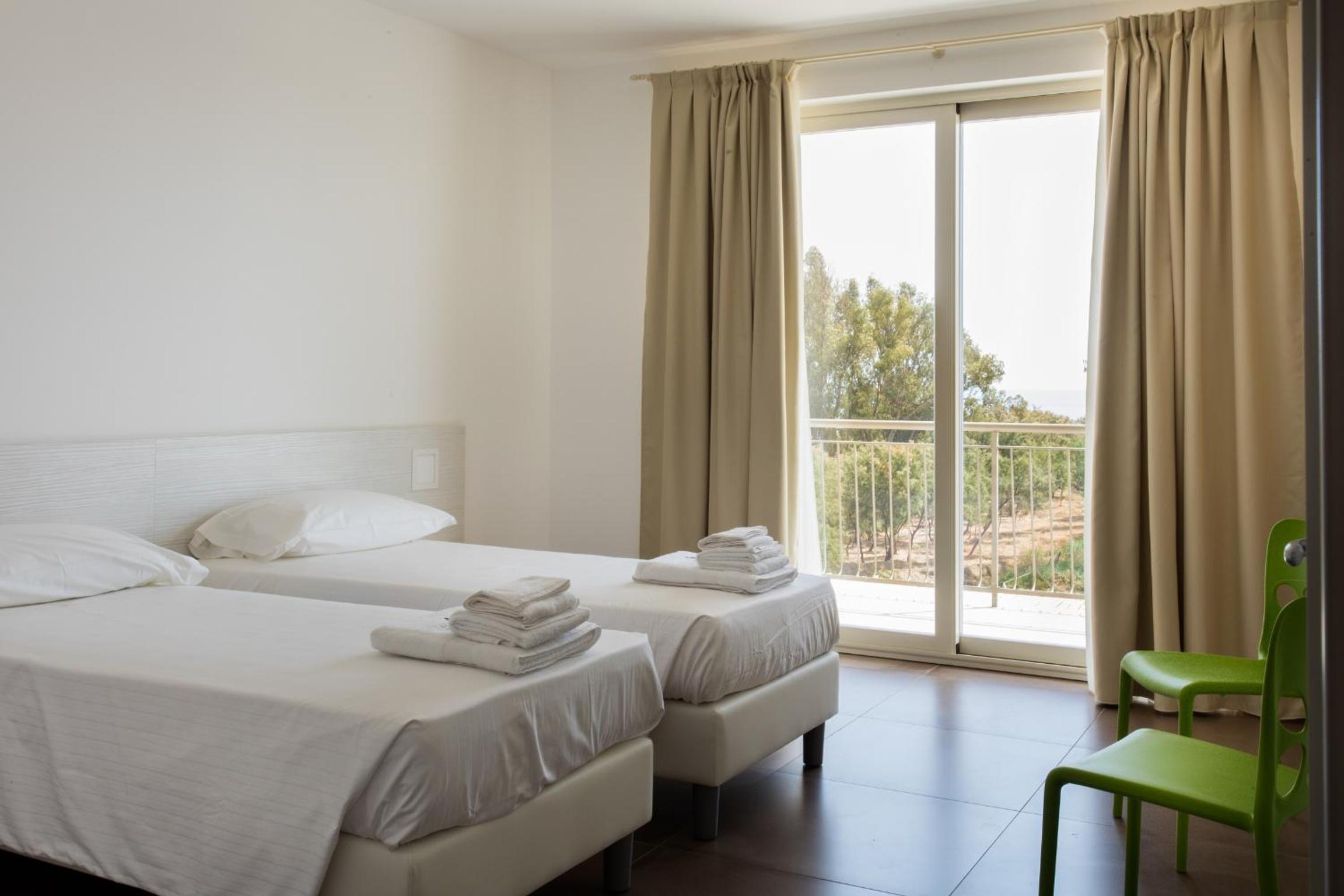 Luna Minoica Suites and Apartments