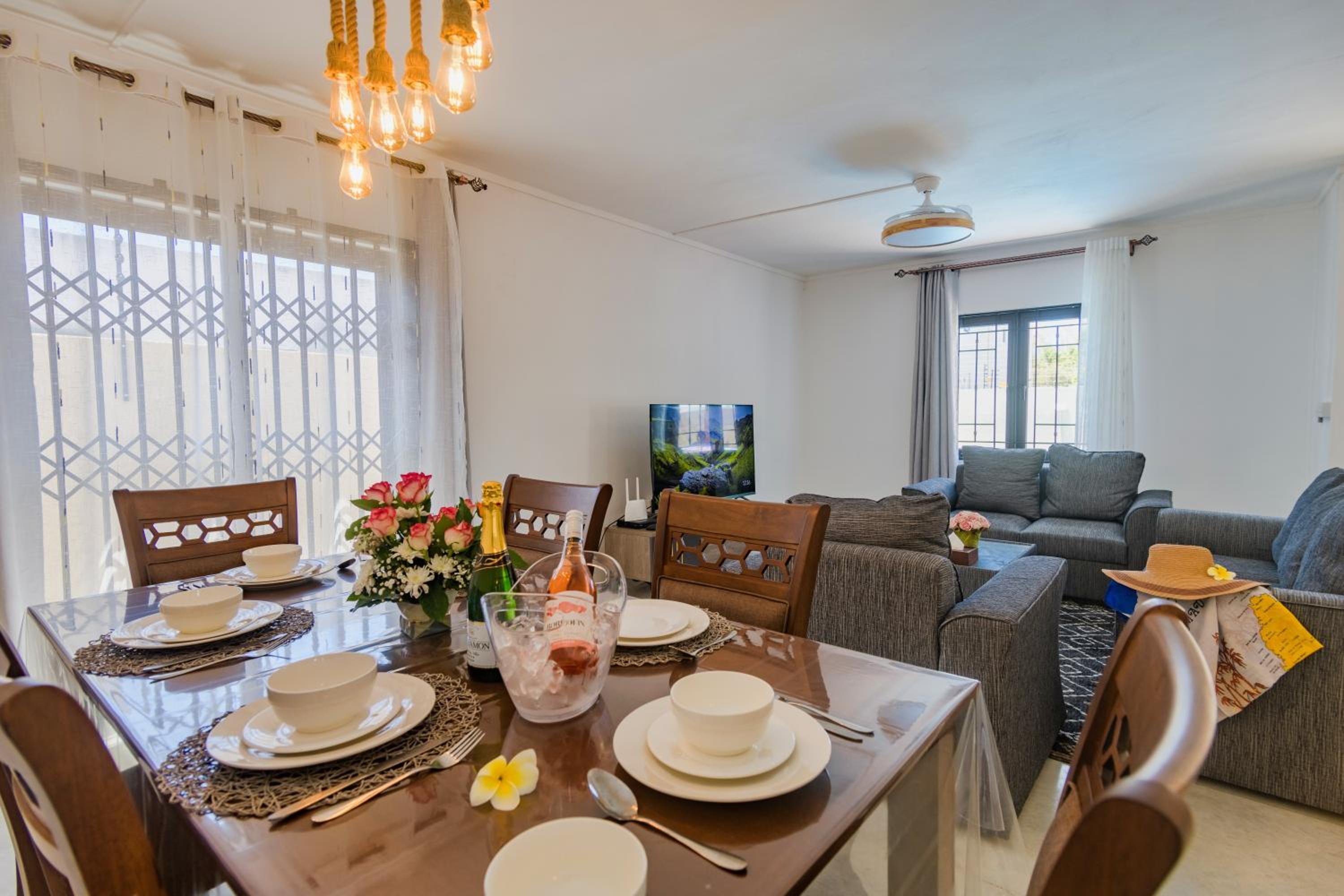 Yesh Villa by Oceanaxe Holidays