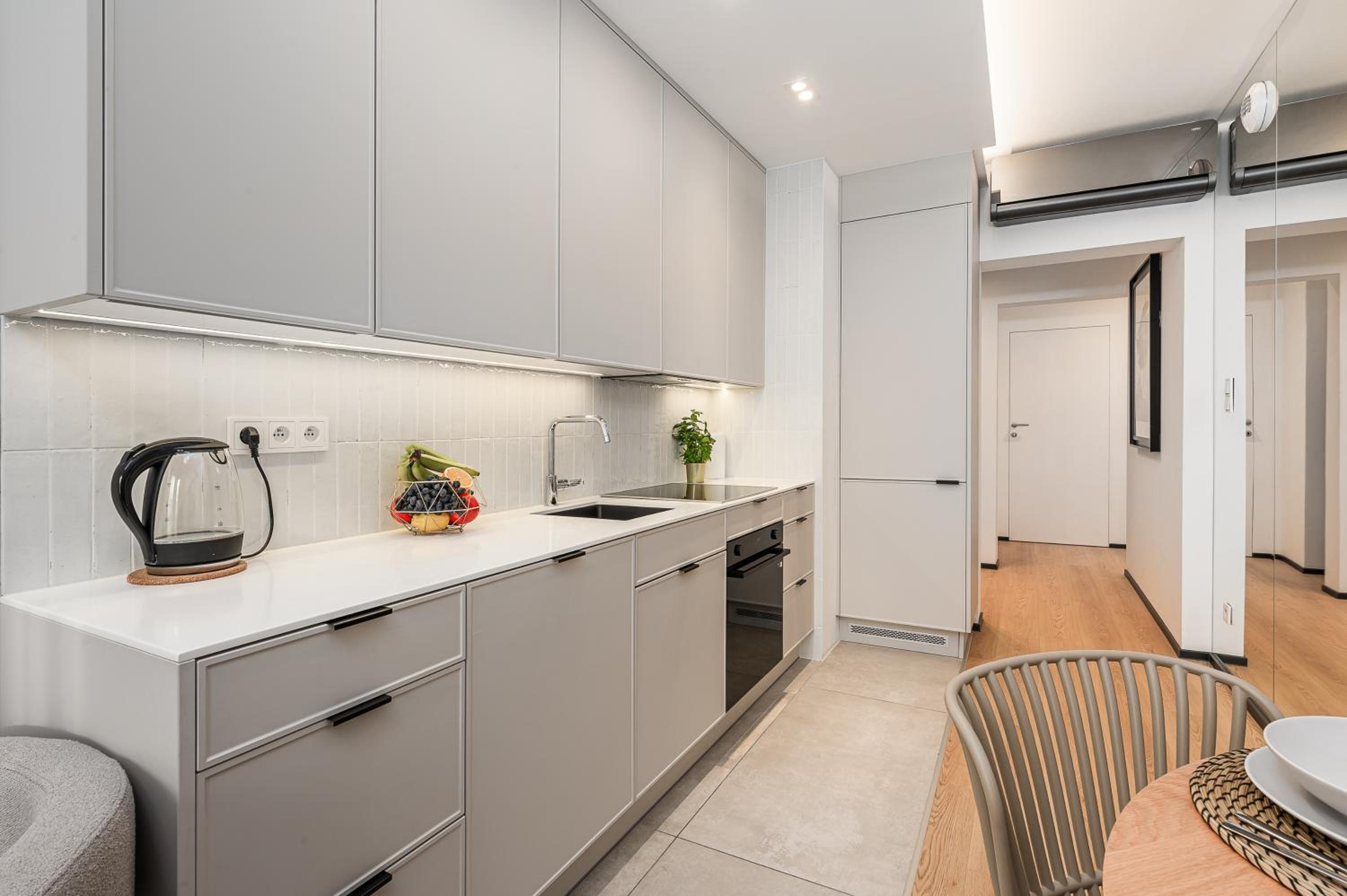 Lumina luxury 4-rooms apart with parking