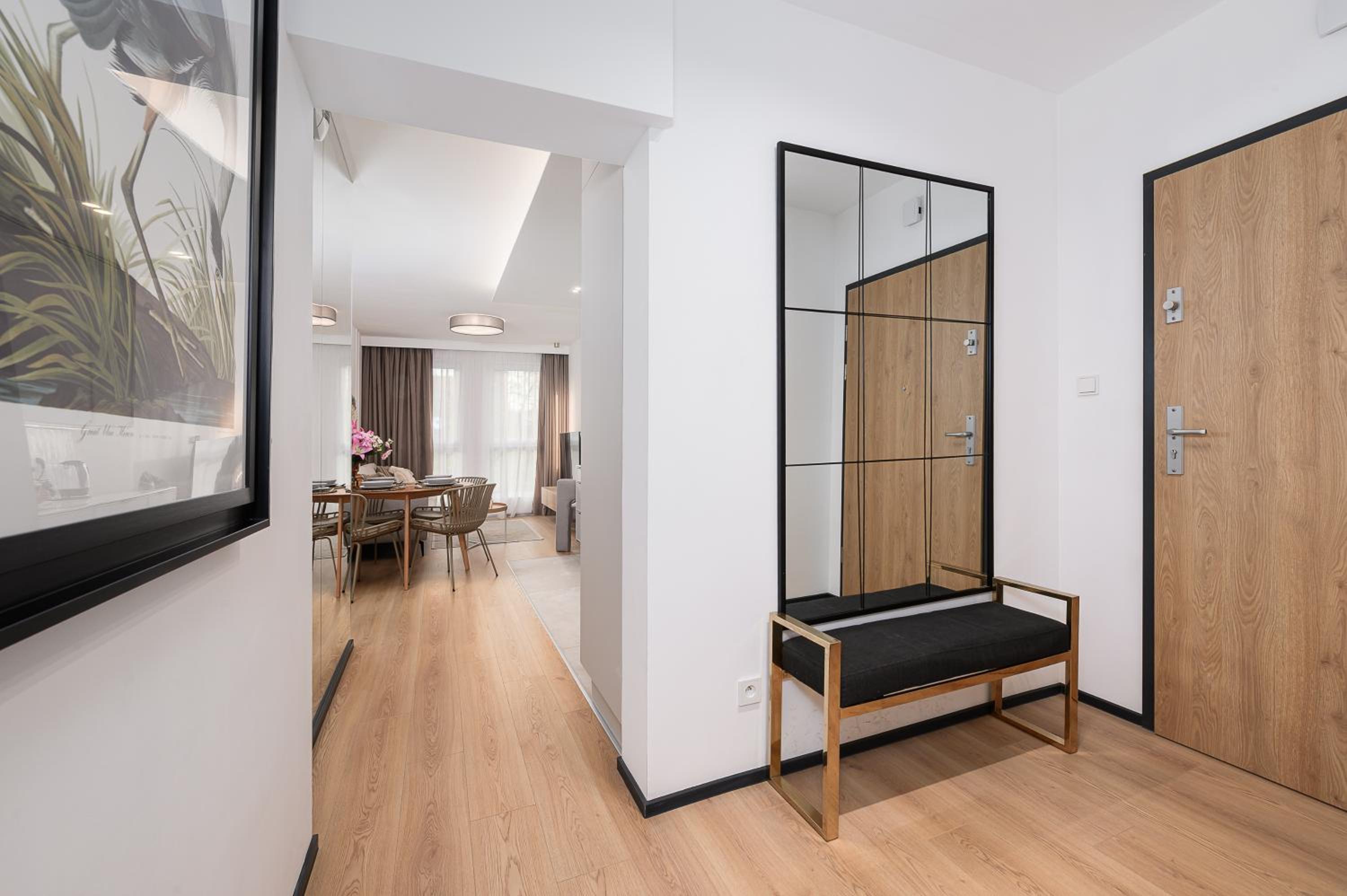 Lumina luxury 4-rooms apart with parking