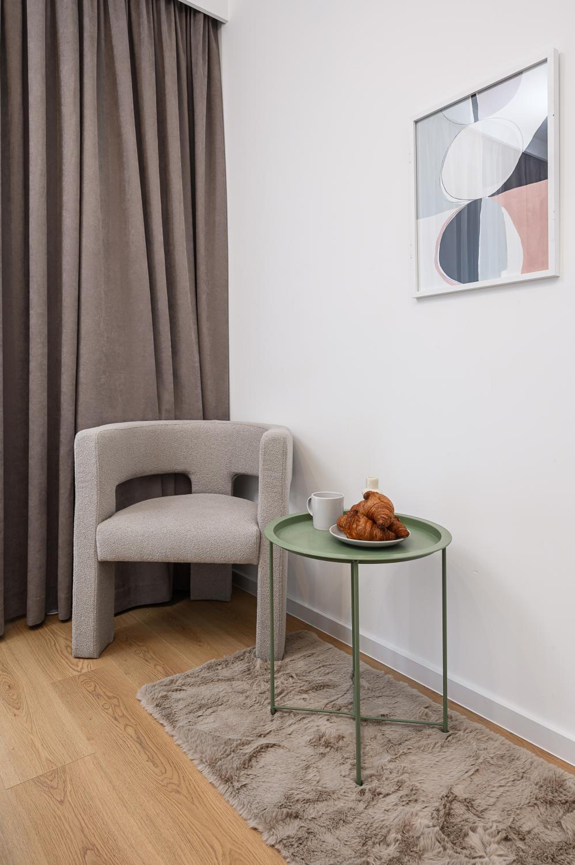 Lumina luxury 4-rooms apart with parking