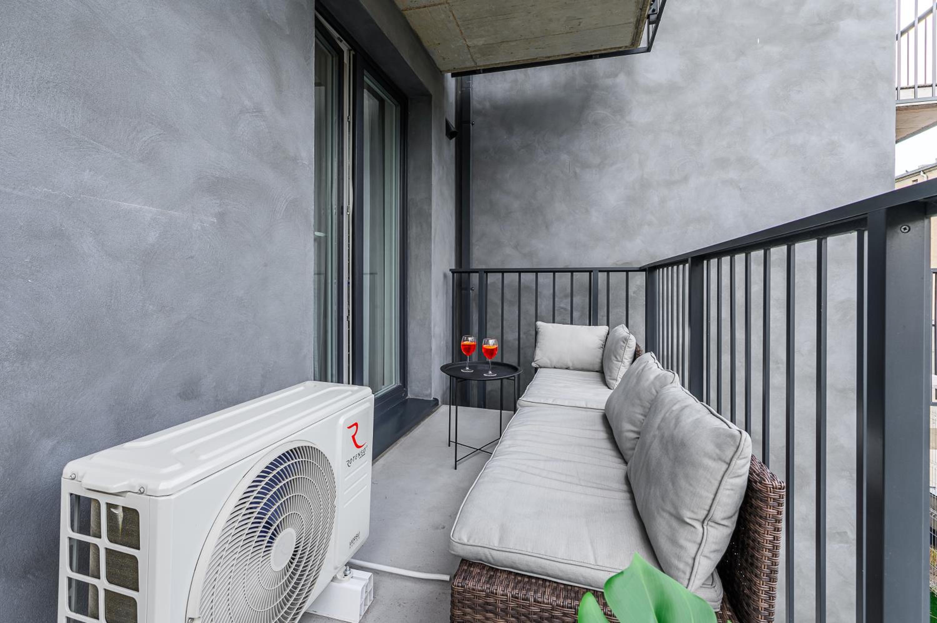 Lumina luxury 4-rooms apart with parking