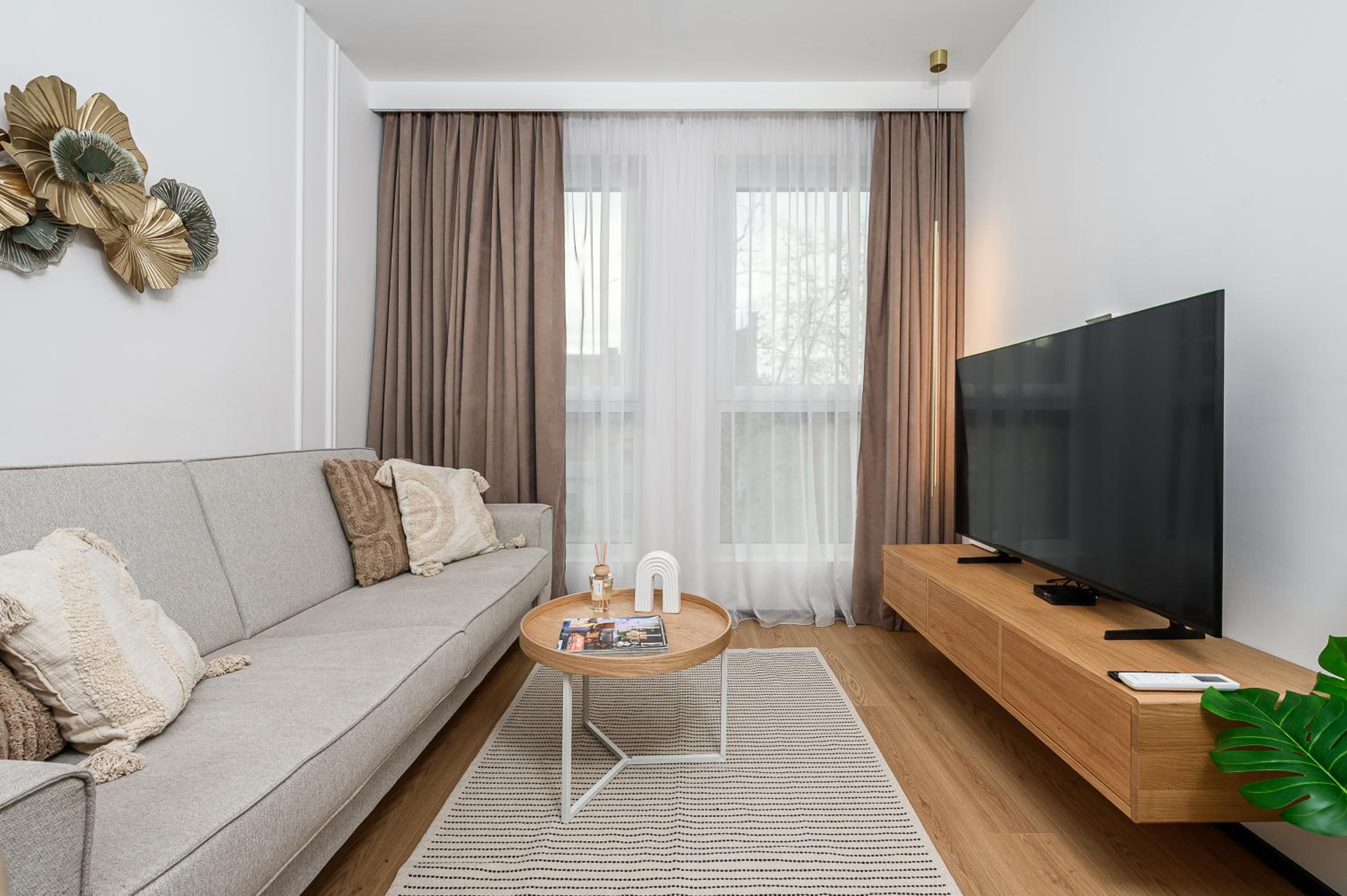 Lumina luxury 4-rooms apart with parking