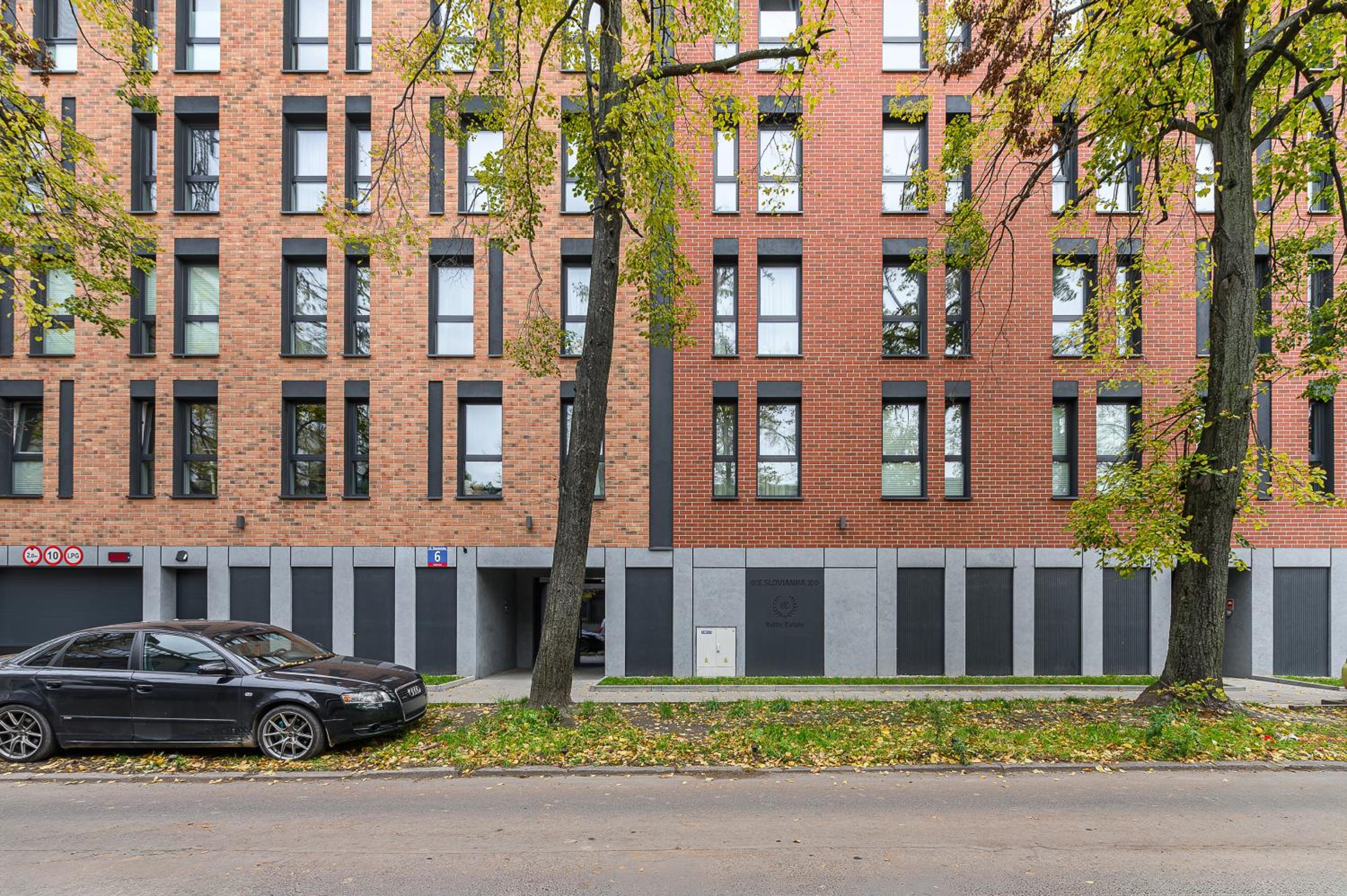 Lumina luxury 4-rooms apart with parking