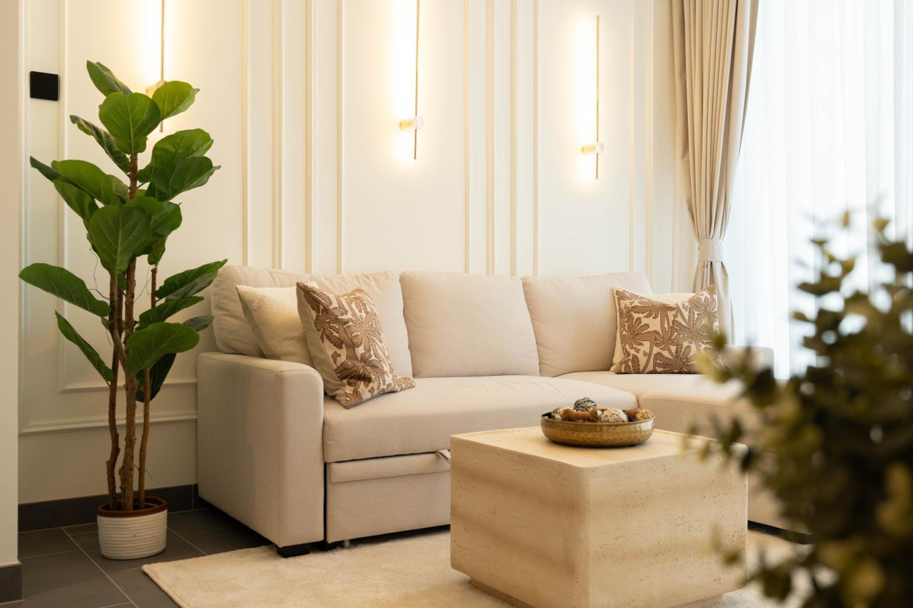 Premium 1BR Stay with Balcony & City View, Nad Al Sheba