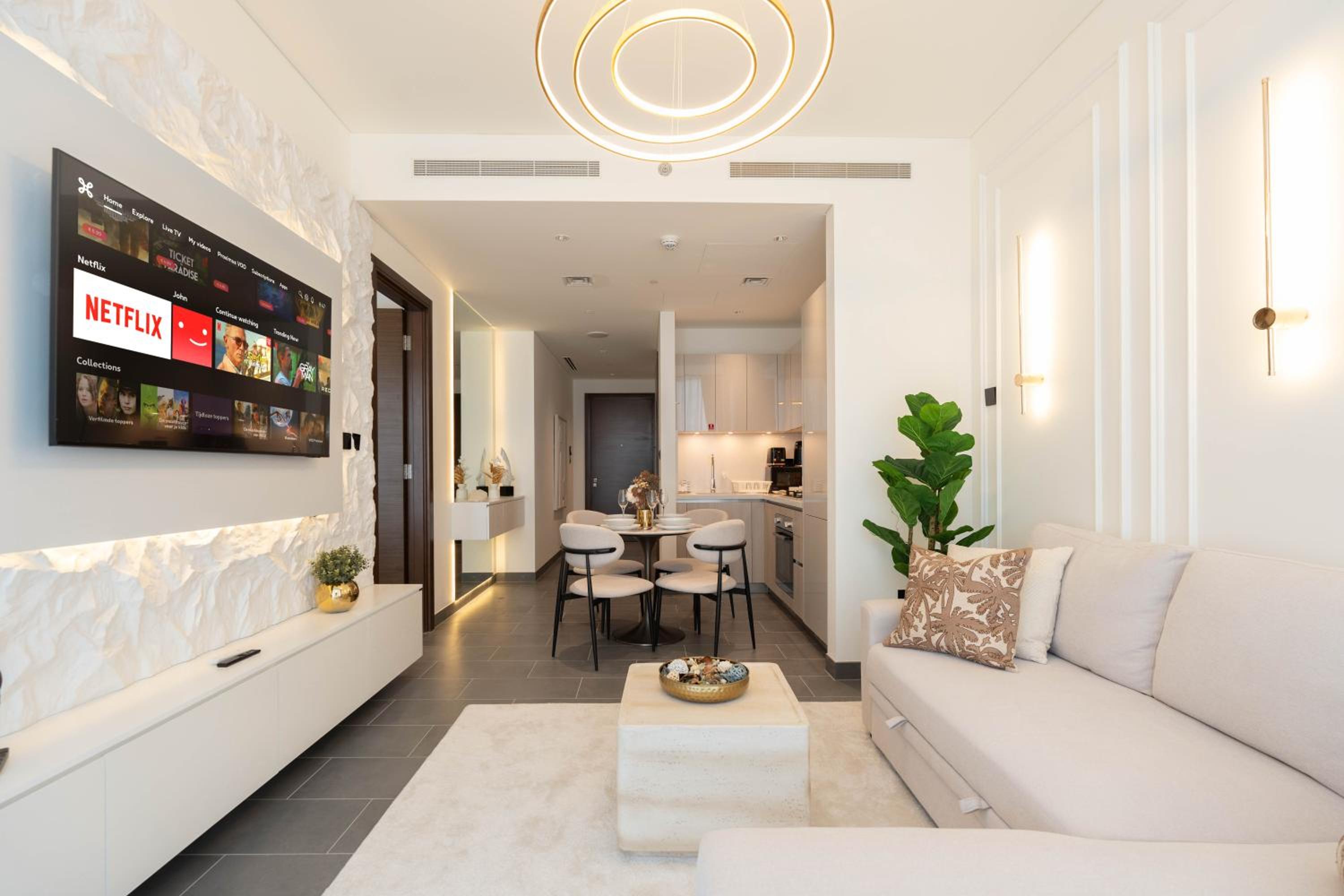 Premium 1BR Stay with Balcony & City View, Nad Al Sheba