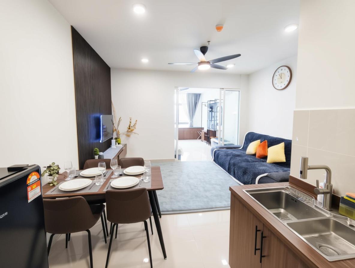 Seaview KK Centre Hotspot The Shore - Mixma Suites