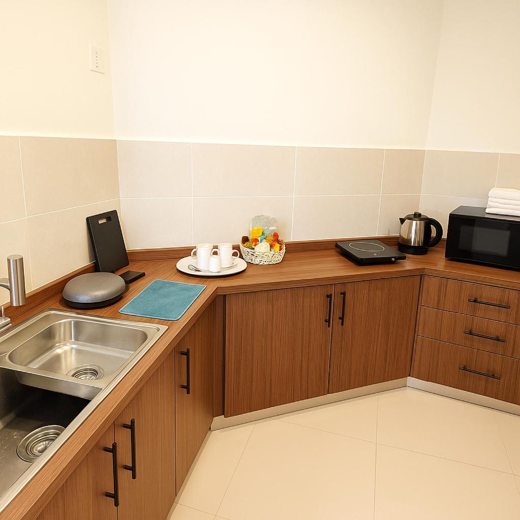 Seaview KK Centre Hotspot The Shore - Mixma Suites