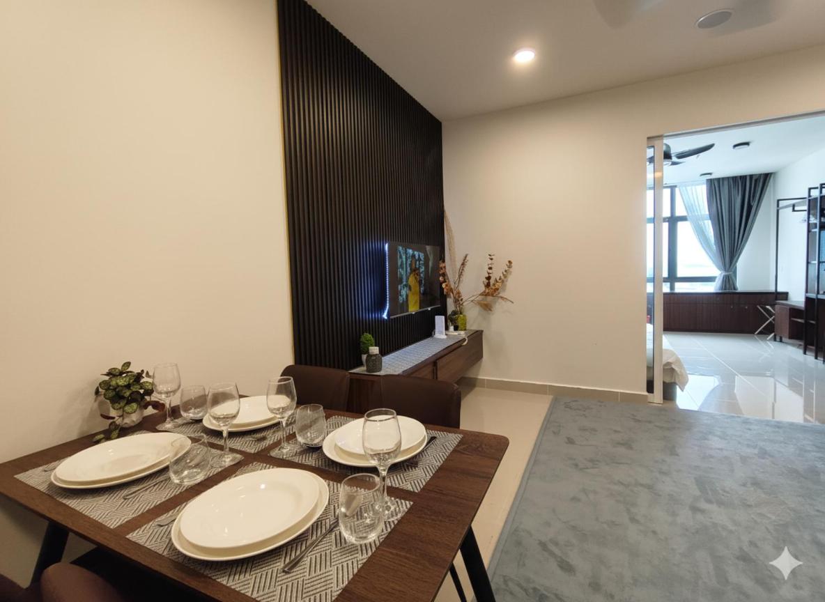 Seaview KK Centre Hotspot The Shore - Mixma Suites
