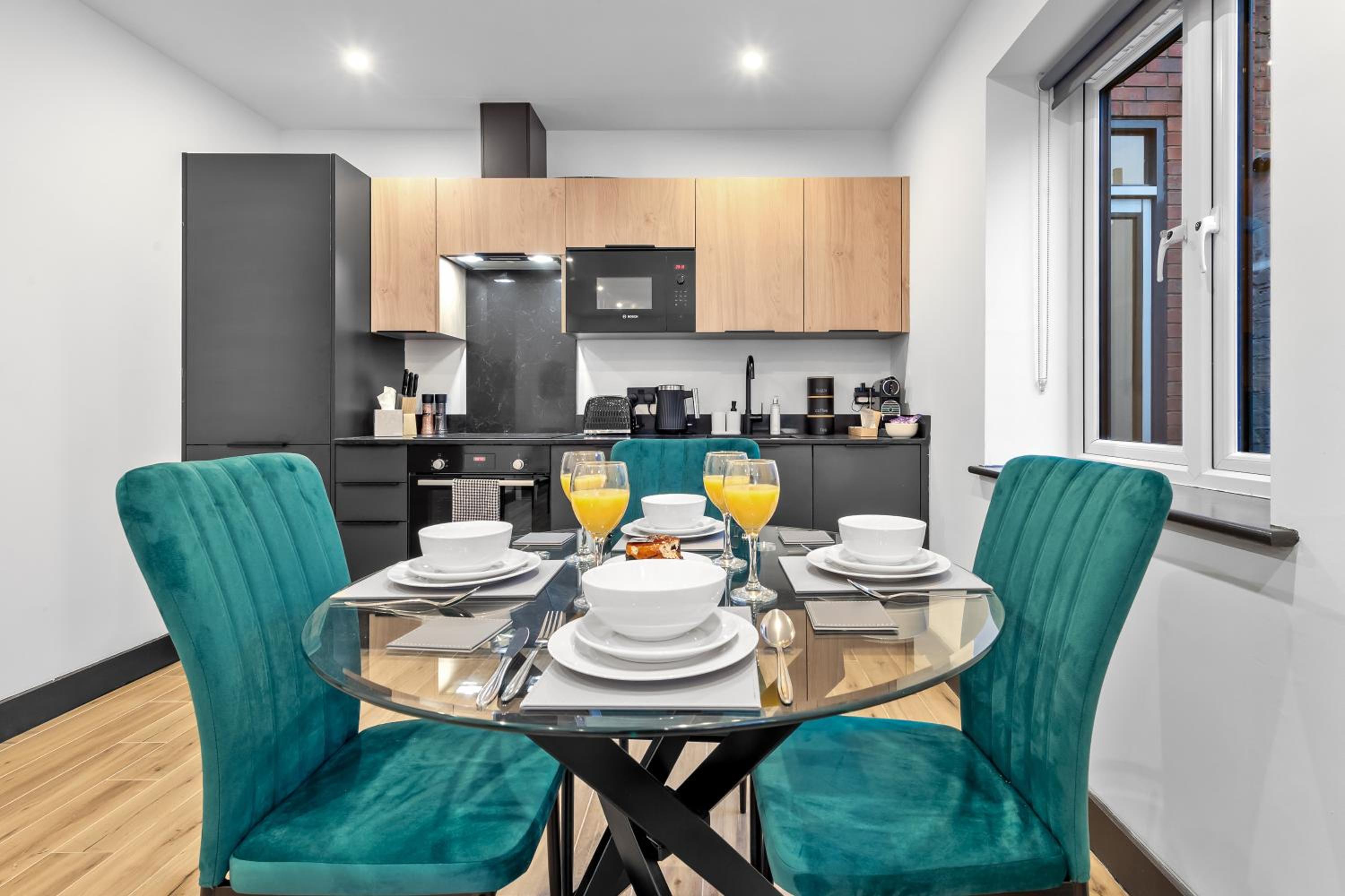 Luxury 1 Bedroom Apartment sleeps 4 with terrace 10 min to tube