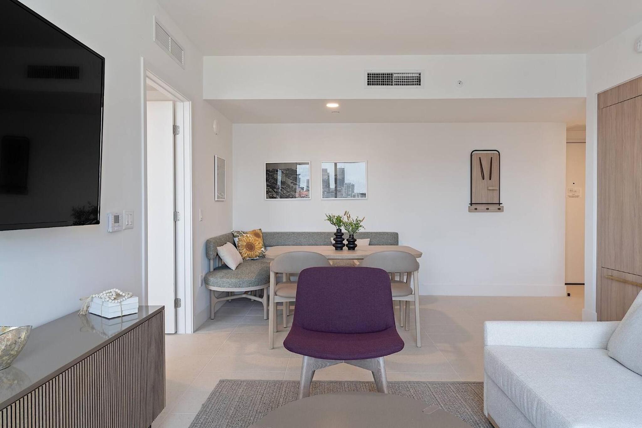 Luxury Corner 2BDCity Bay ViewsAmazing Sunsets