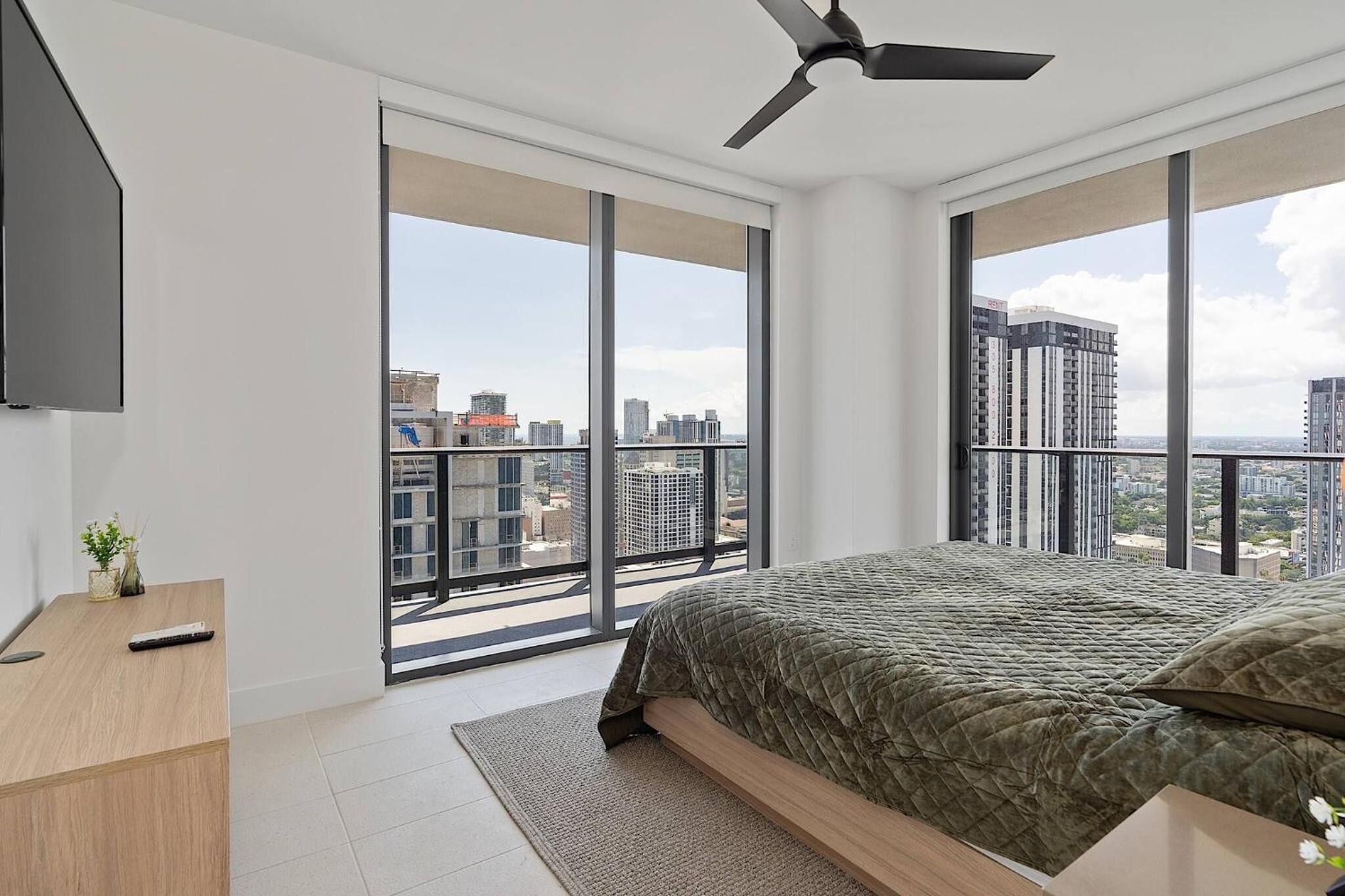 Luxury Corner 2BDCity Bay ViewsAmazing Sunsets
