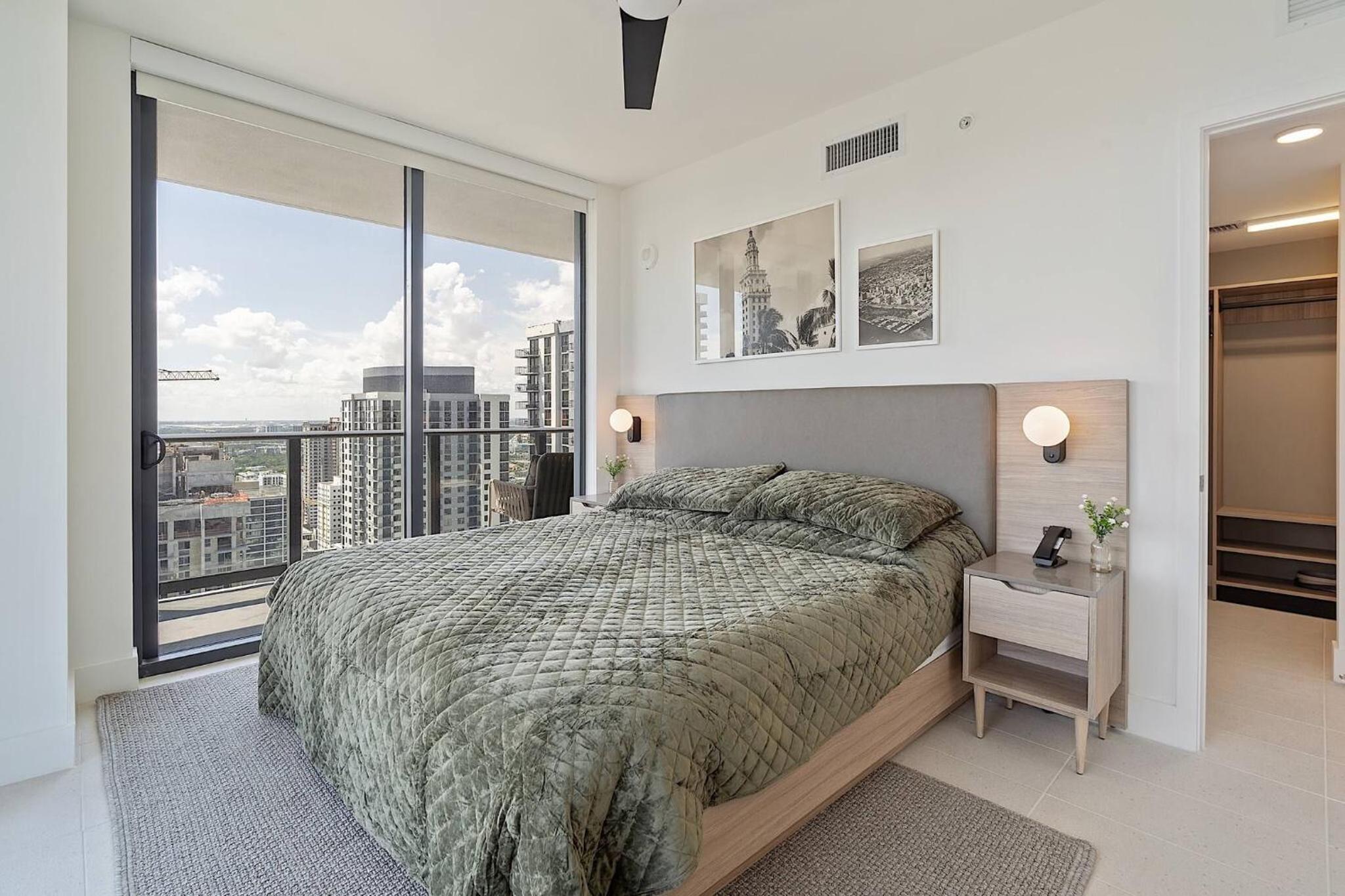 Luxury Corner 2BDCity Bay ViewsAmazing Sunsets