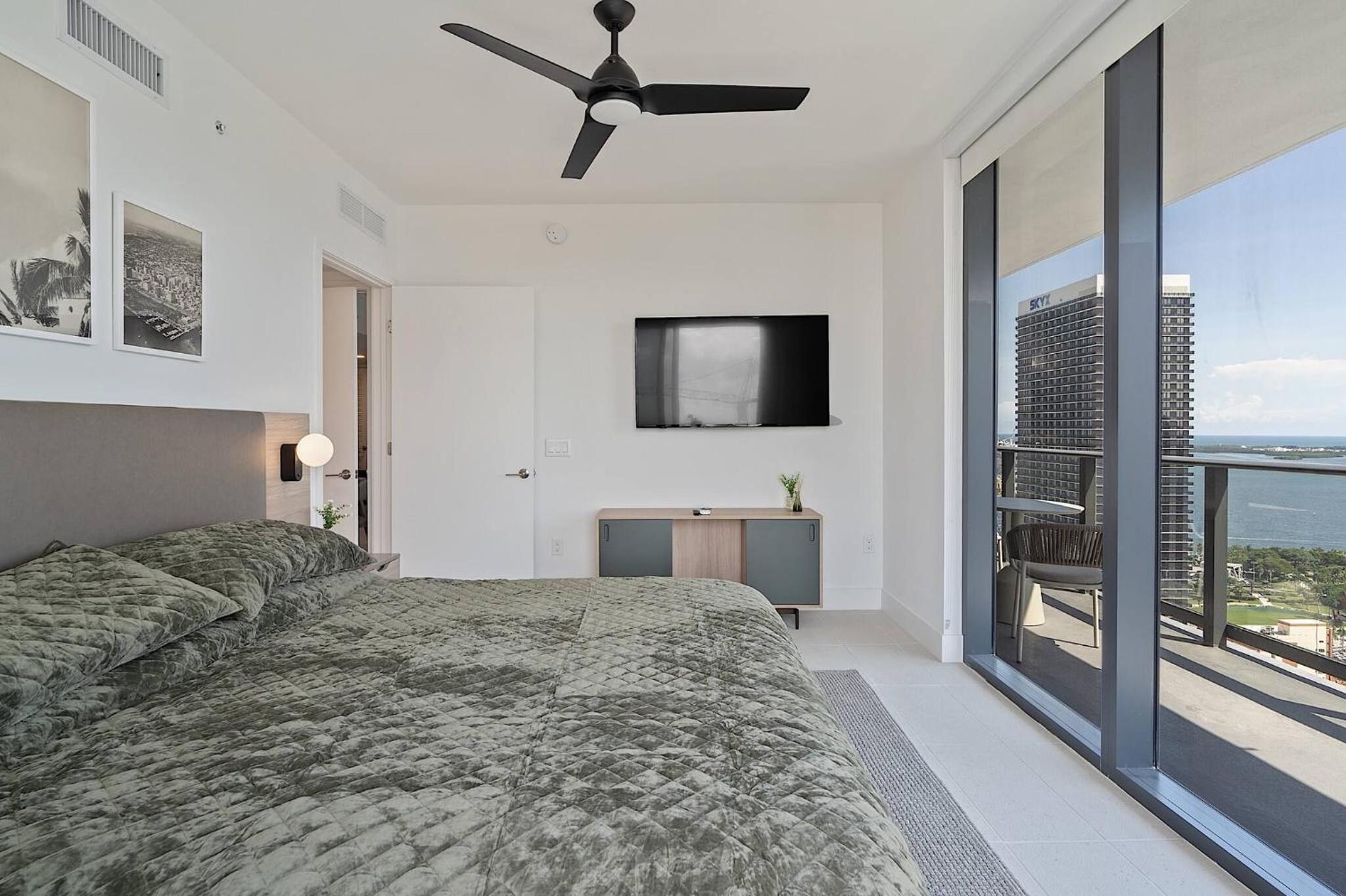 Luxury Corner 2BDCity Bay ViewsAmazing Sunsets