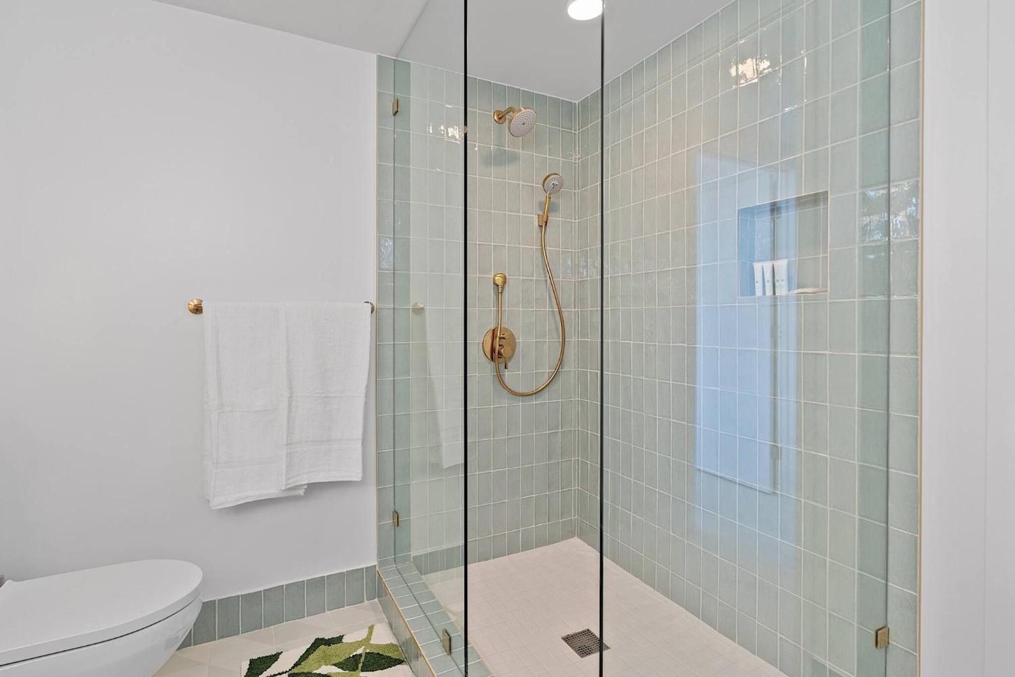 Luxury Corner 2BDCity Bay ViewsAmazing Sunsets