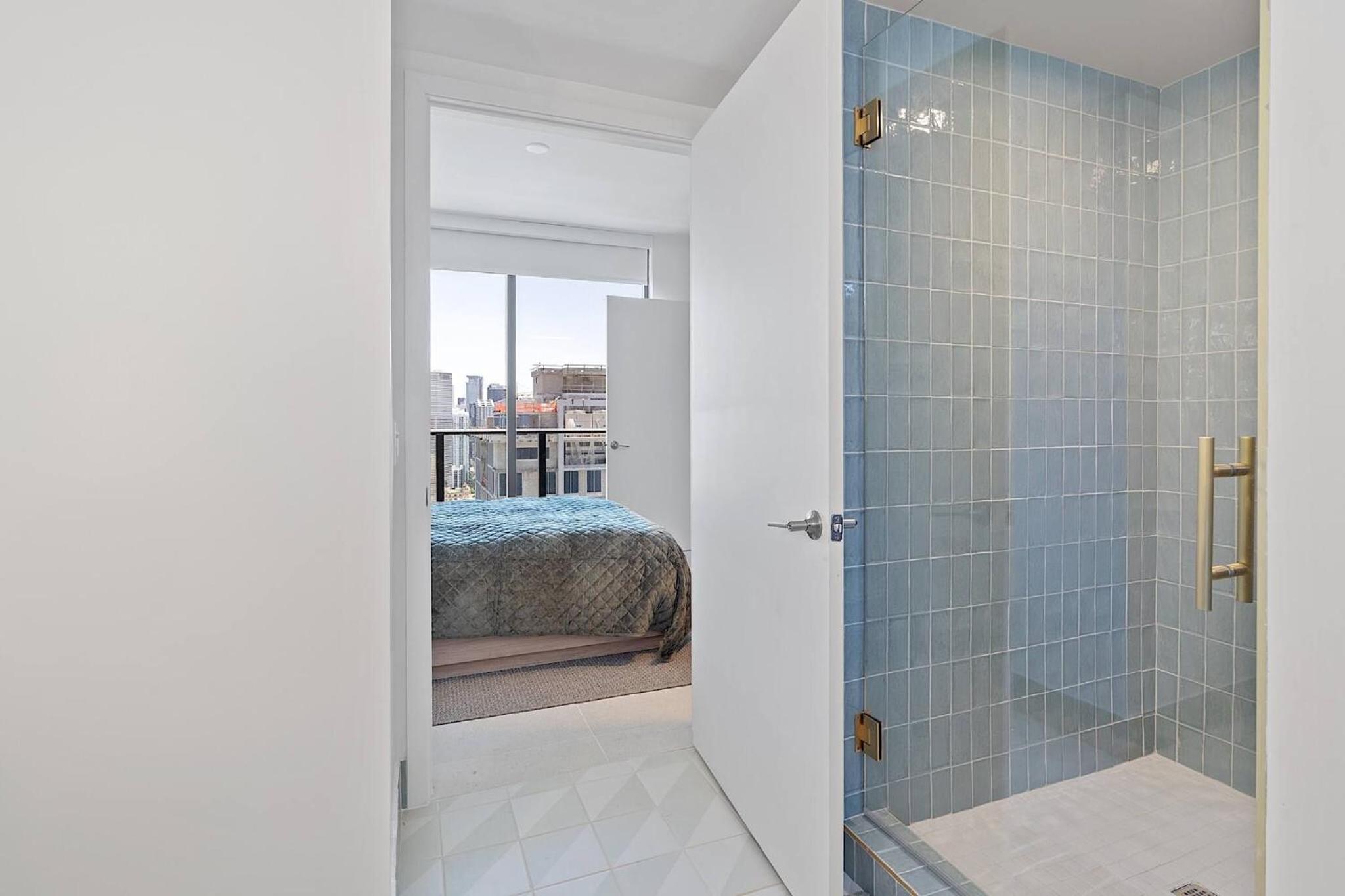 Luxury Corner 2BDCity Bay ViewsAmazing Sunsets