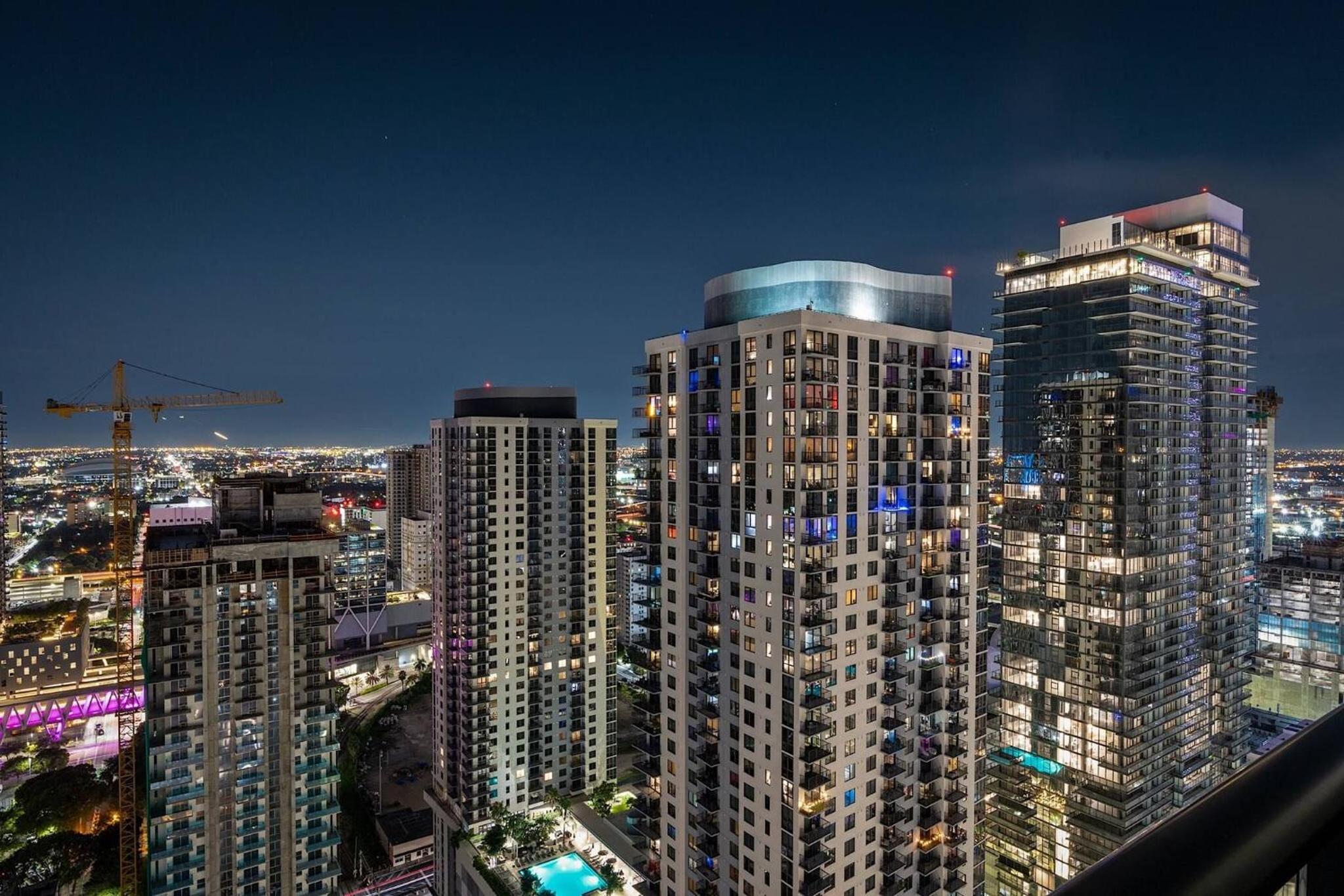 Luxury Corner 2BDCity Bay ViewsAmazing Sunsets