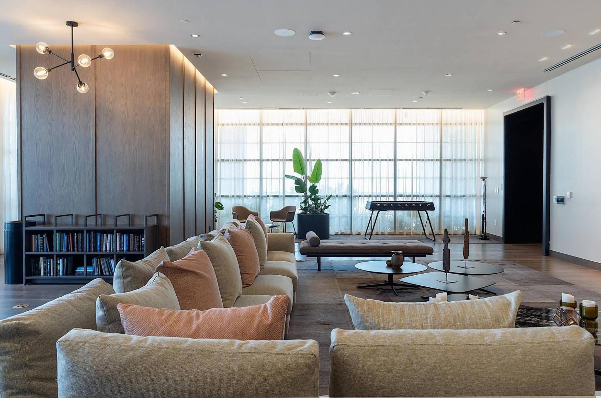 Luxury Corner 2BDCity Bay ViewsAmazing Sunsets