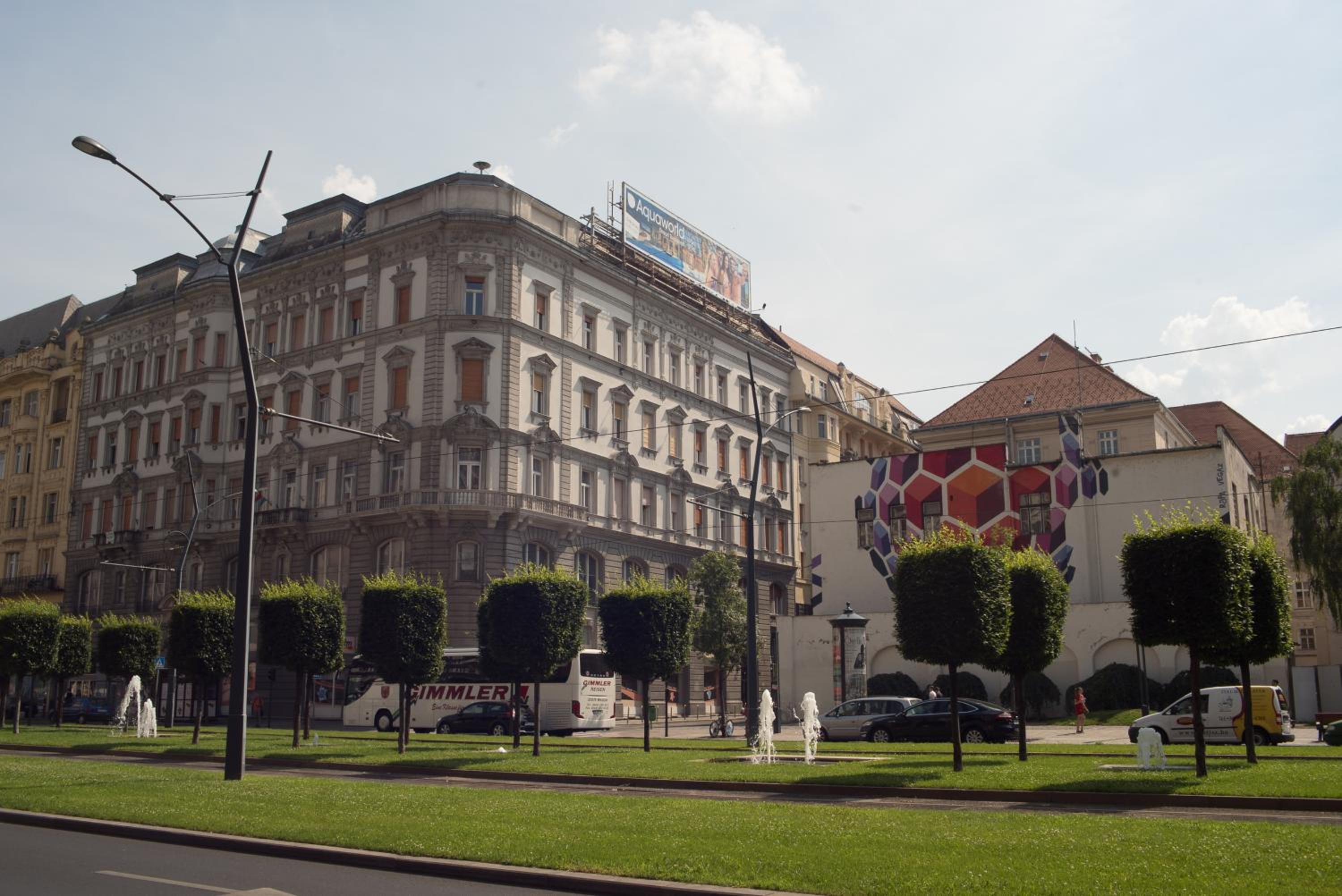 Rebecca Apartment next to Synagogue