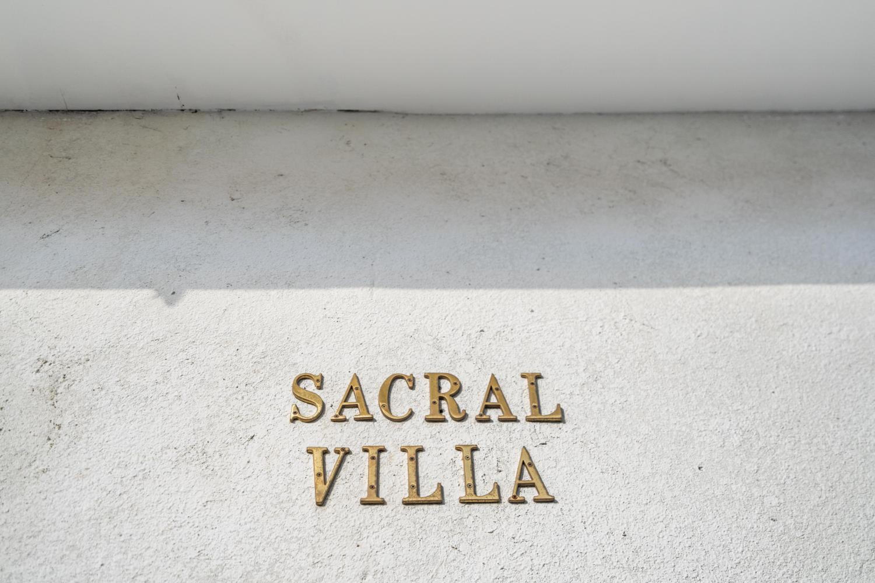 Villa Sacral 3BR Designer Villa with Pool & Gazebo